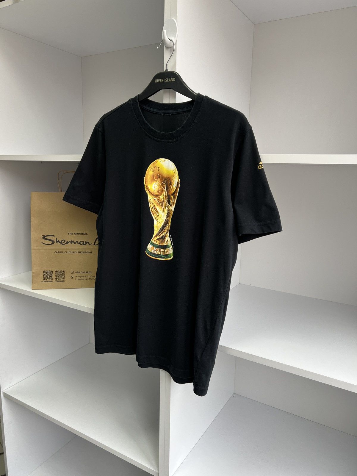 Adidas × Vintage Vintage Adidas Fifa World Cup Print Black T-Shirt Size US M / EU 48-50 / 2 - 5 Thumbnail