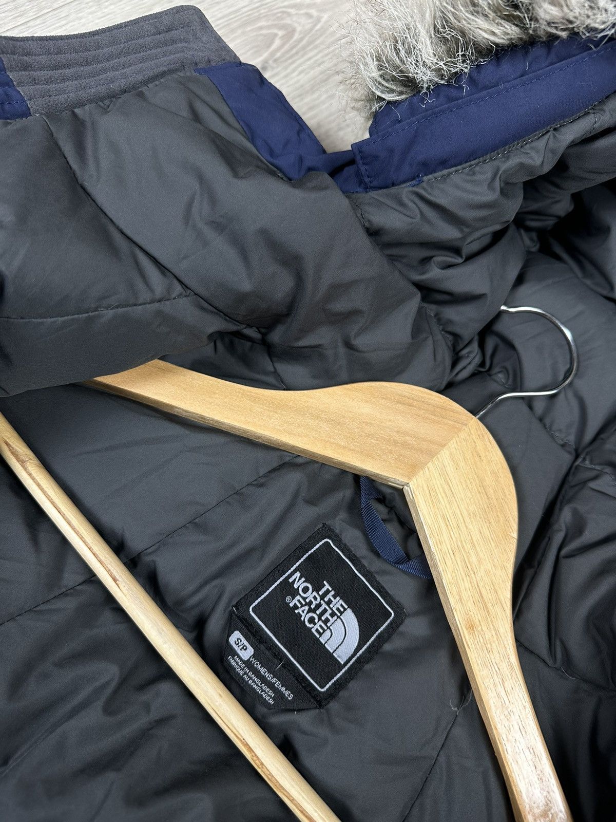 The North Face Vintage The North Face Women Down Puffer Jacket Hyvent Size S / US 4 / IT 40 - 10 Thumbnail