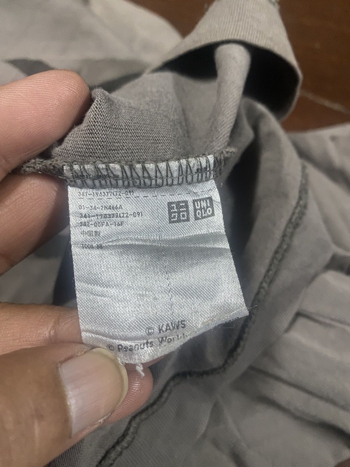 Kaws Rare Uniqlo x Kaws Snoopy Shirt over print Size US M / EU 48-50 / 2 - 10 Thumbnail