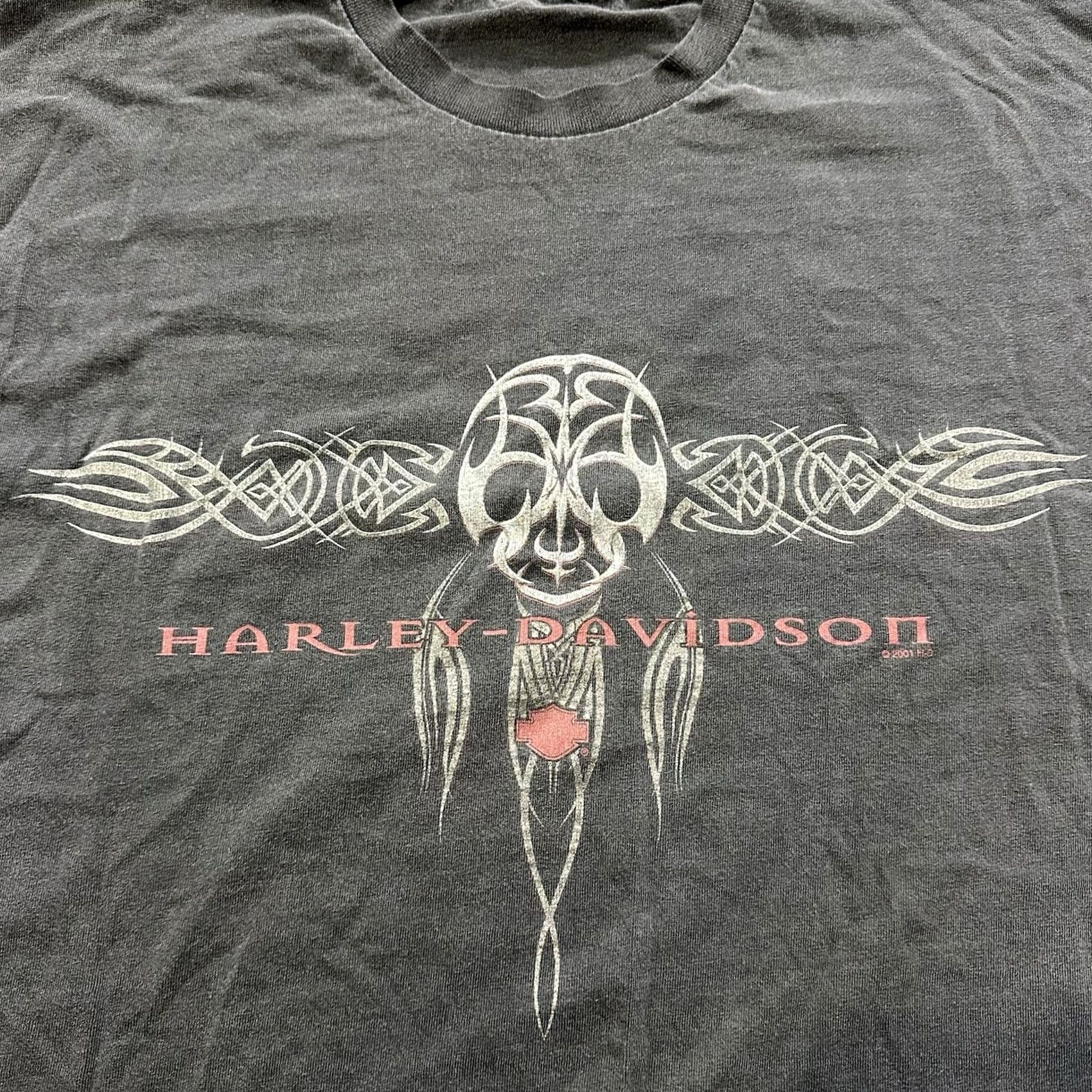 Harley Davidson VINTAGE Harley-Davidson Shirt Mens XL SS Tee Y2K 2000s Tribal Skull Black Shirt Size US XL / EU 56 / 4 - 2 Thumbnail