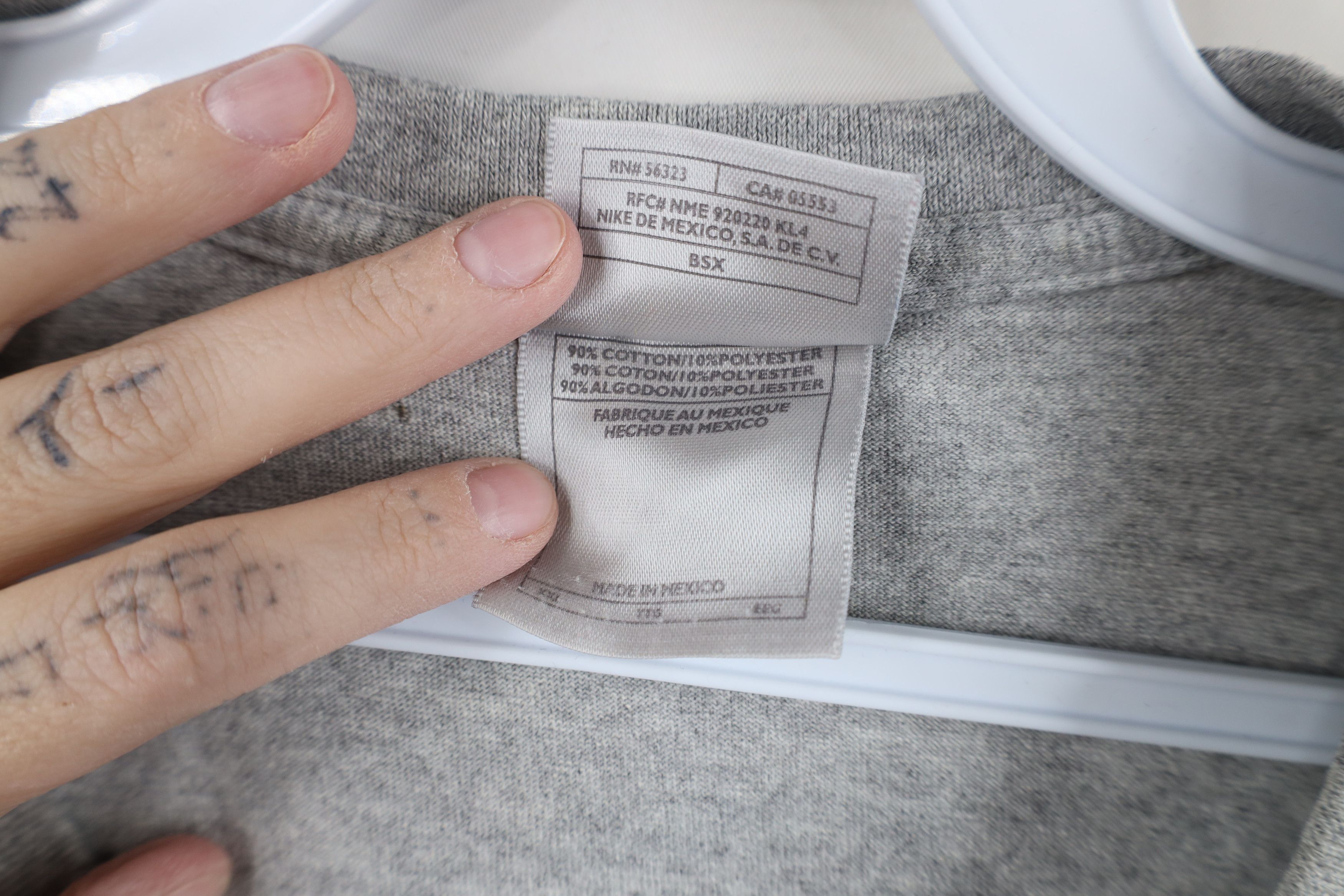 Nike Vintage Y2K Nike Block Letter Spell Out T-Shirt Gray Size US XXL / EU 58 / 5 - 10 Thumbnail