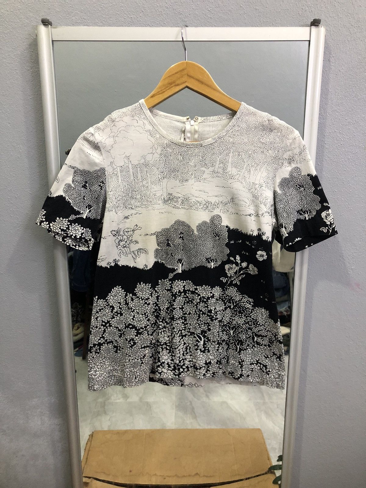 Hanae Mori Hanae Mori Japan Art Print Tee Nature Scene Size S / US 4 / IT 40 - 1 Thumbnail