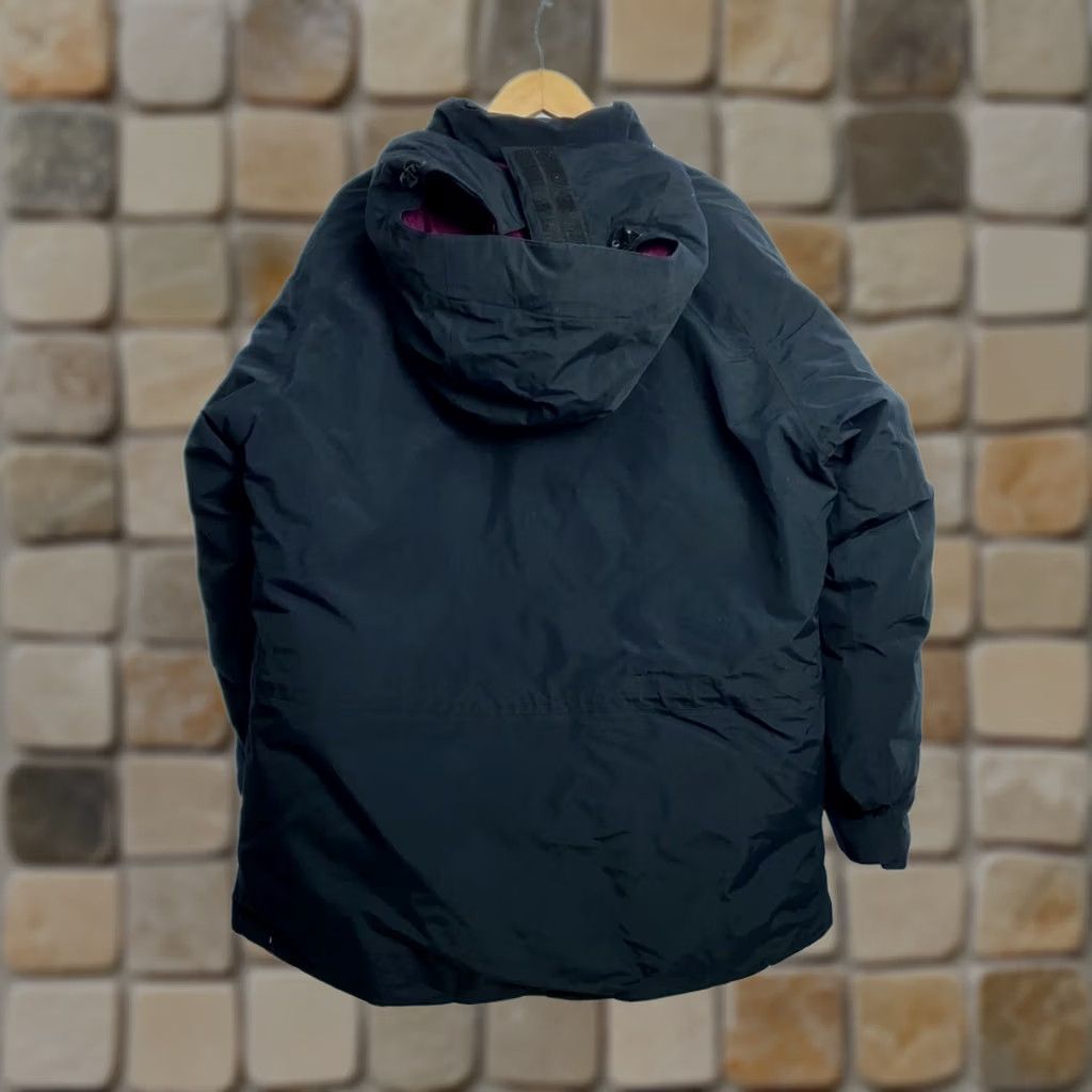 Marmot New title: MARMOT Mammoth Parka - Black Nylon Jacket - M - Size 12 - Black - 8327 - Jacket - 65.5cm x 81.5cm - White stains - 8327 Size US M / EU 48-50 / 2 - 1 Thumbnail