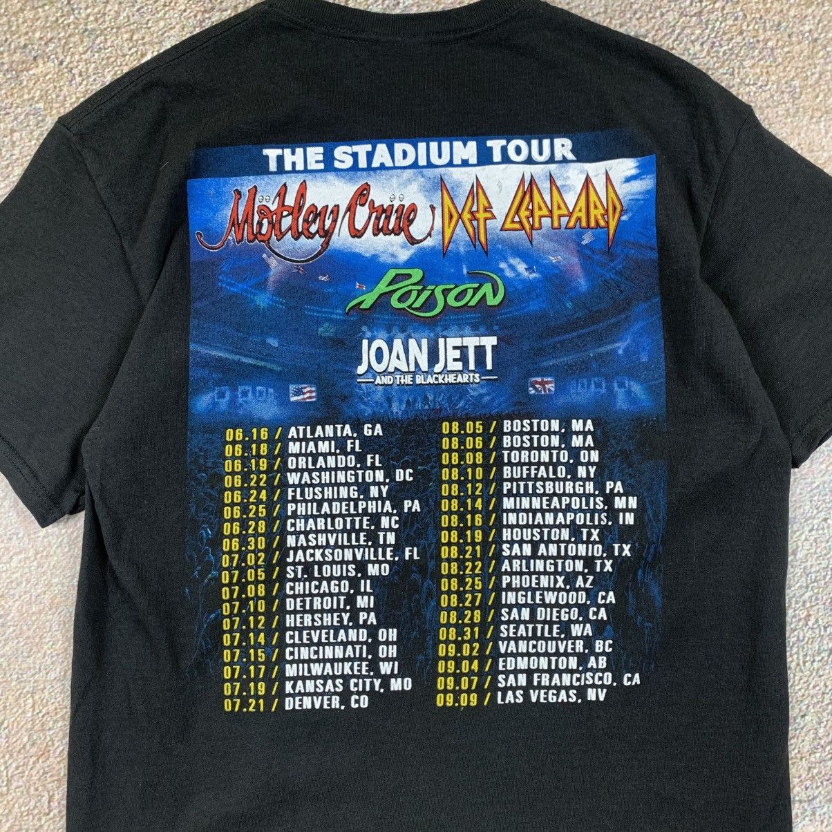Band Tees Motley Crue Def Leppard Poison y2k Tour T shirt Size US M / EU 48-50 / 2 - 4 Thumbnail
