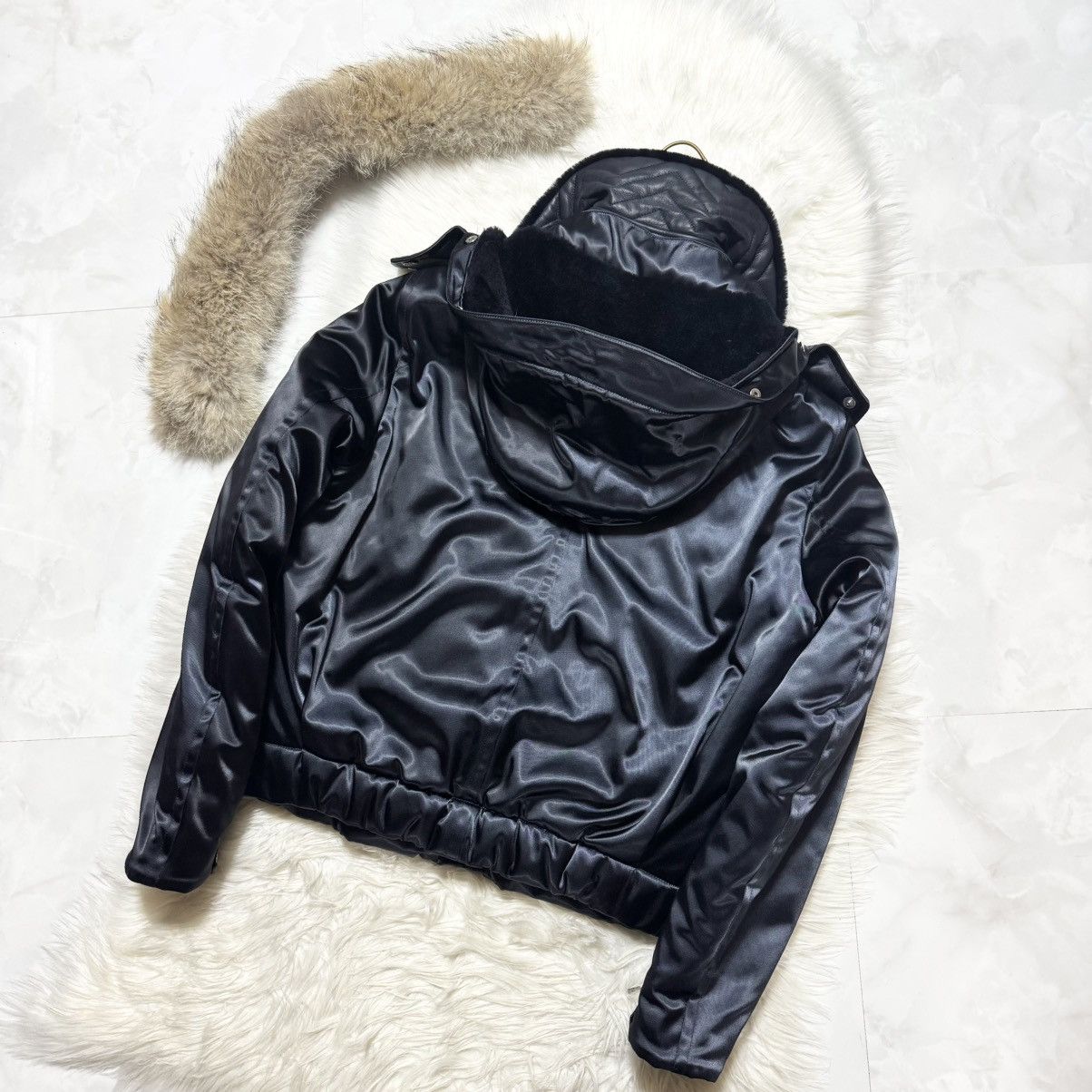 Louis Vuitton Louis Vuitton Runway Leather Bomber Jacket with Fur Hood Size US M / EU 48-50 / 2 - 14 Thumbnail