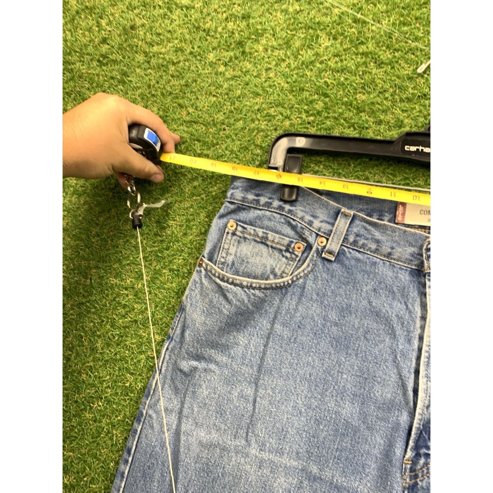 Levi's VINTAGE Levi's 560 Jeans Men's 36x32 Tapered Fit Light Wash Cotton Denim Retro Workwear Size US 36 / EU 52 - 6 Thumbnail