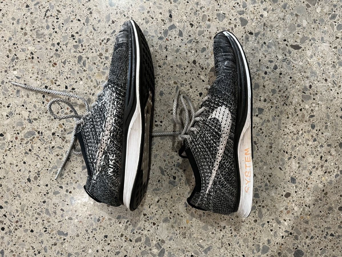 Nike Nike Oreo flyknit runners Size US 11 / EU 44 - 2 Thumbnail