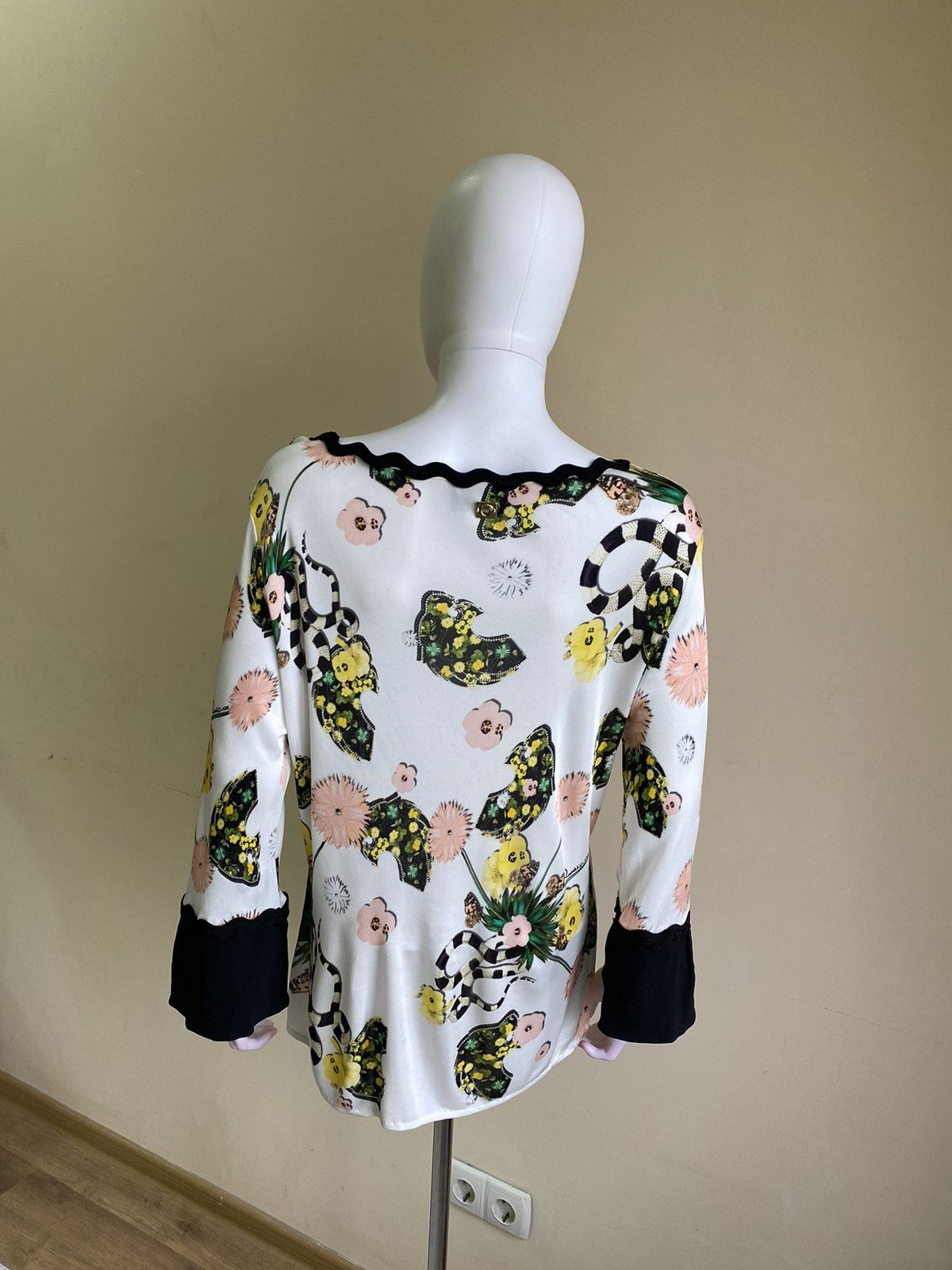 Roberto Cavalli Roberto Cavalli Class Floral Long Sleeve Top Size M-L Size M / US 6-8 / IT 42-44 - 6 Thumbnail