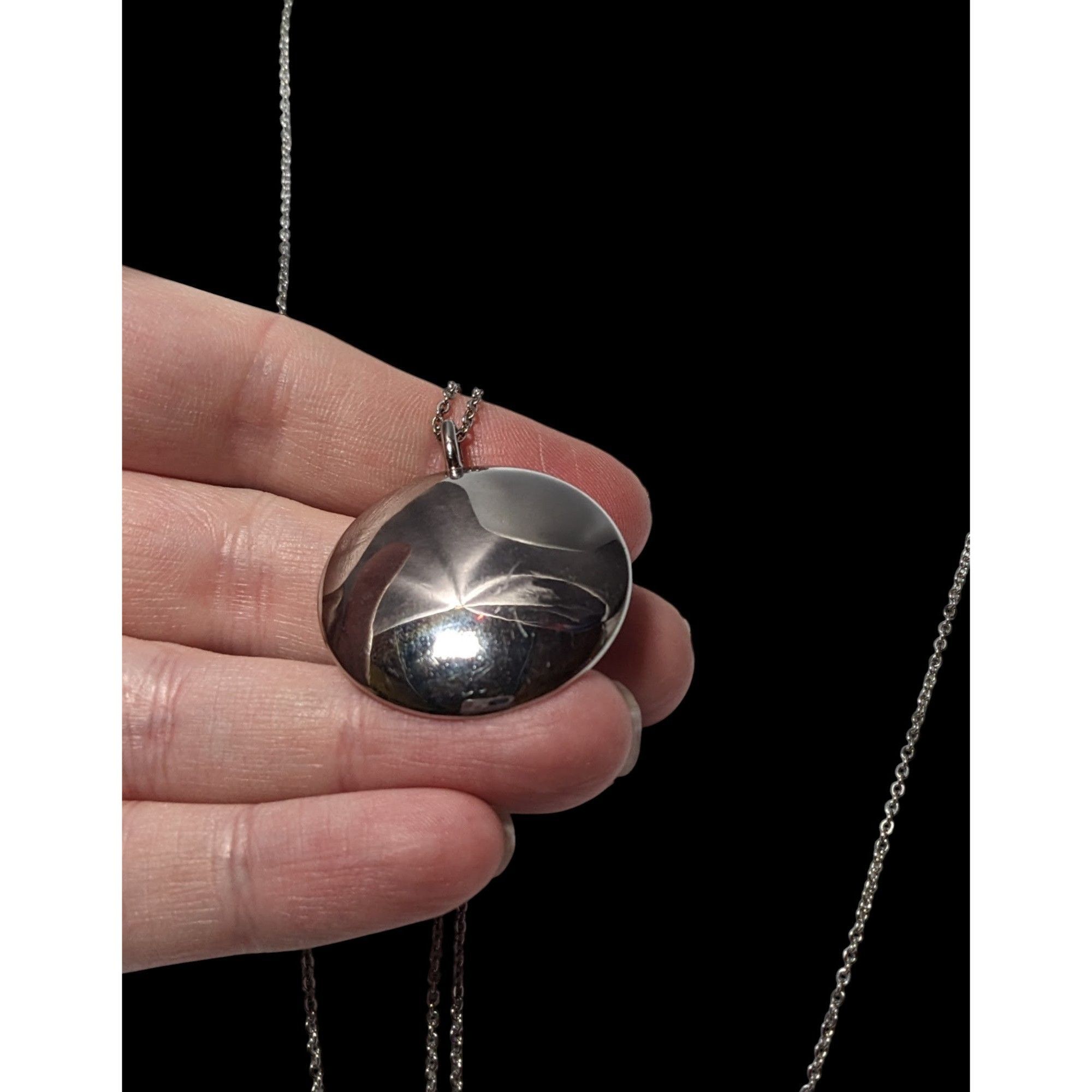 Loft Loft Silver Tone Mirror Finish Medallion Necklace Size ONE SIZE - 2 Thumbnail