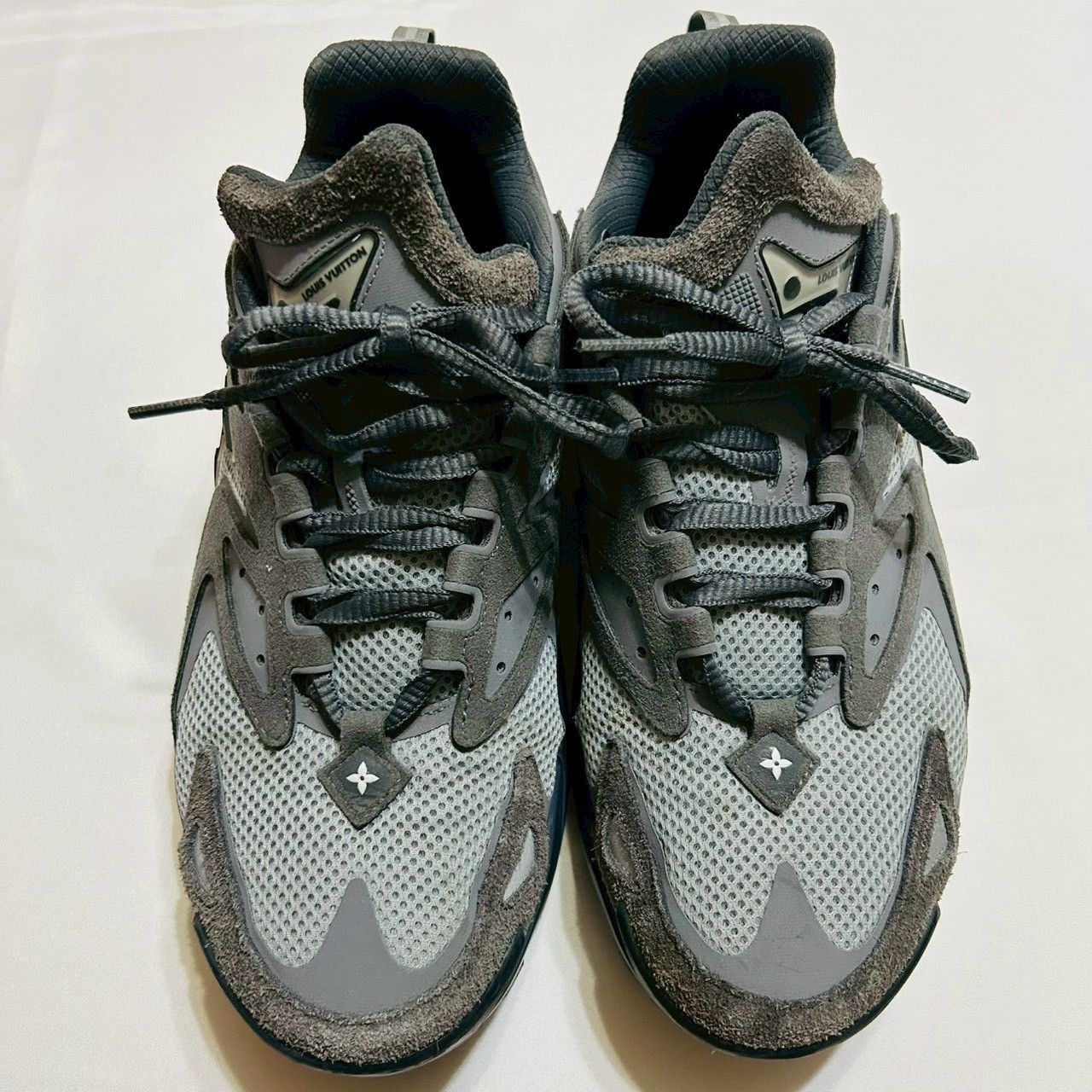 Louis Vuitton Louis Vuitton Runner Tactic Sneaker Size US 7.5 / EU 40-41 - 3 Thumbnail
