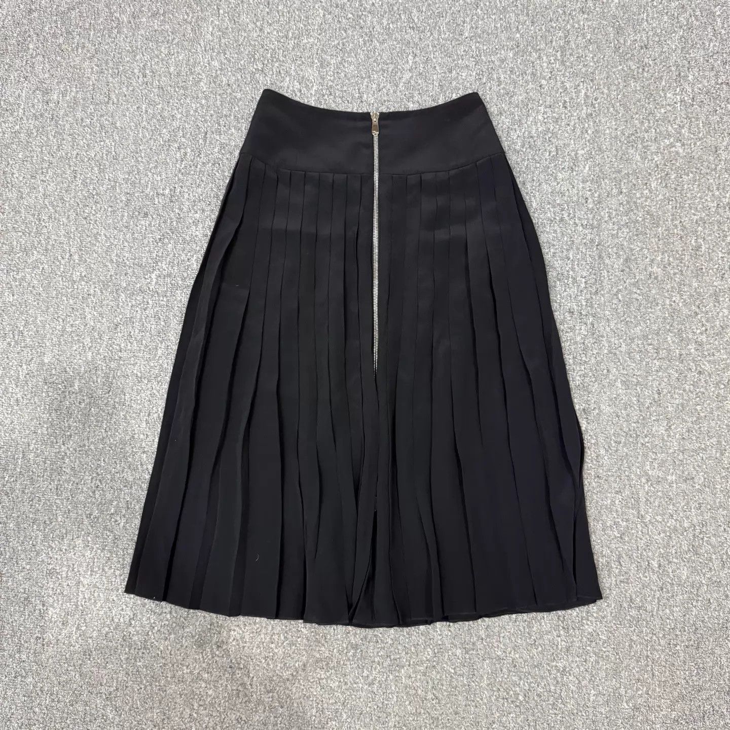 Dior Dior women's black pleated skirt 34 99 new Size 25" / US 0 / IT 36 - 1 Thumbnail