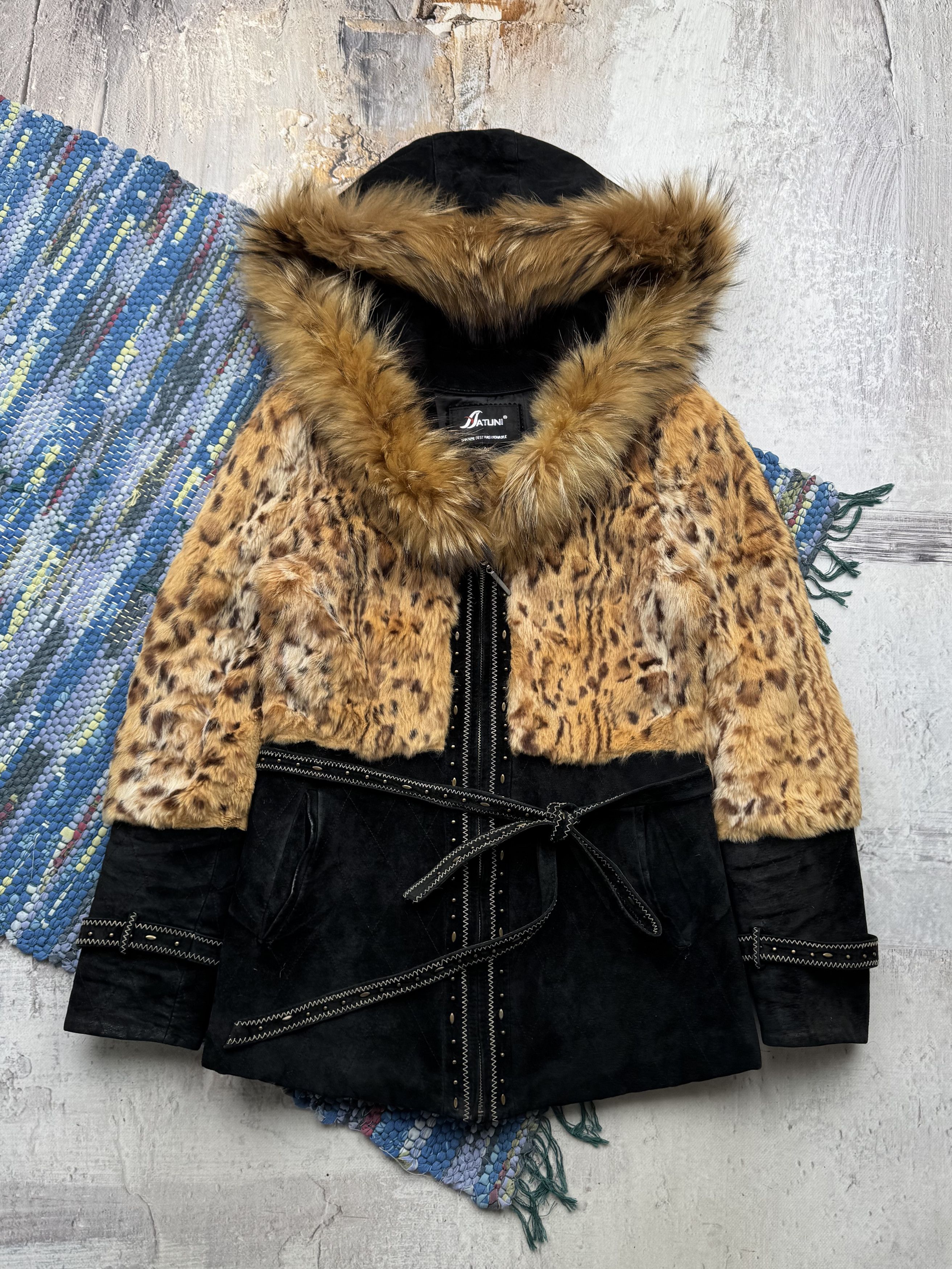 Vintage Vintage Real Fur/Suede Hooded Coat With Belted A238D15 Size M / US 6-8 / IT 42-44 - 1 Thumbnail