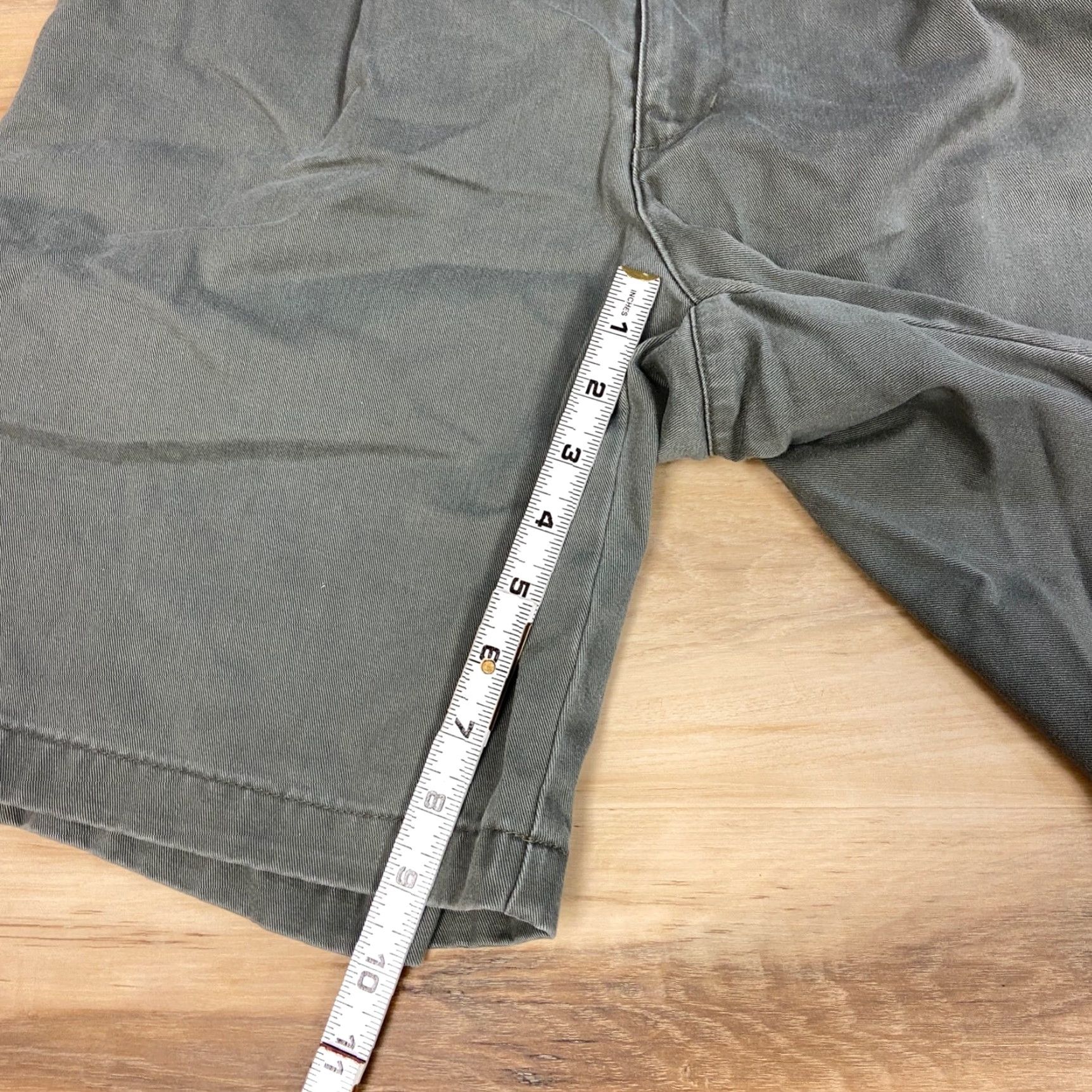 Eddie Bauer Eddie Bauer Shorts Mens 33 Gray Pleated 9" Size US 33 - 5 Thumbnail