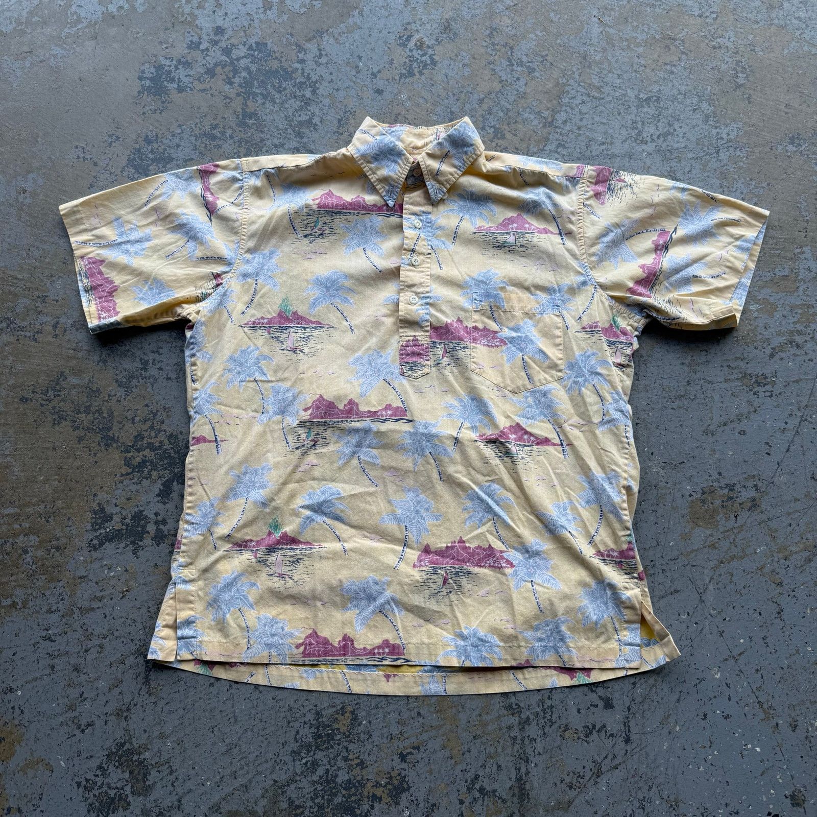 Reyn Spooner Vintage Reyn Spooner Hawaiian Shirts Men’s M Size US M / EU 48-50 / 2 - 1 Thumbnail