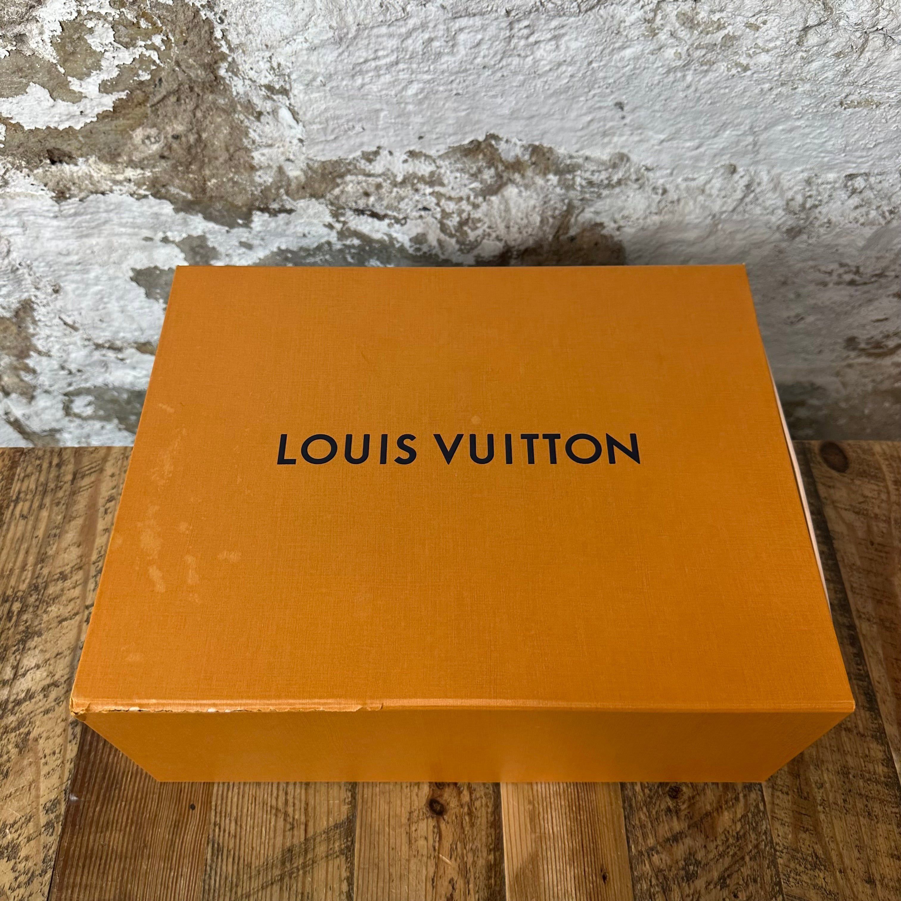 Louis Vuitton Louis Vuitton White Green Black Trainer Sz 9.5 (8LV) Size US 9.5 / EU 42-43 - 8 Thumbnail