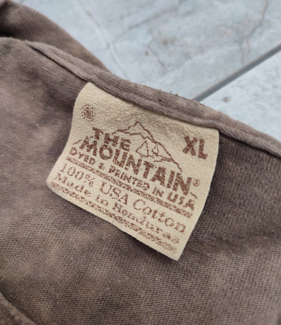 The Mountain Vintage T shirt The Mountains 00s XL size USA Size US L / EU 52-54 / 3 - 6 Thumbnail