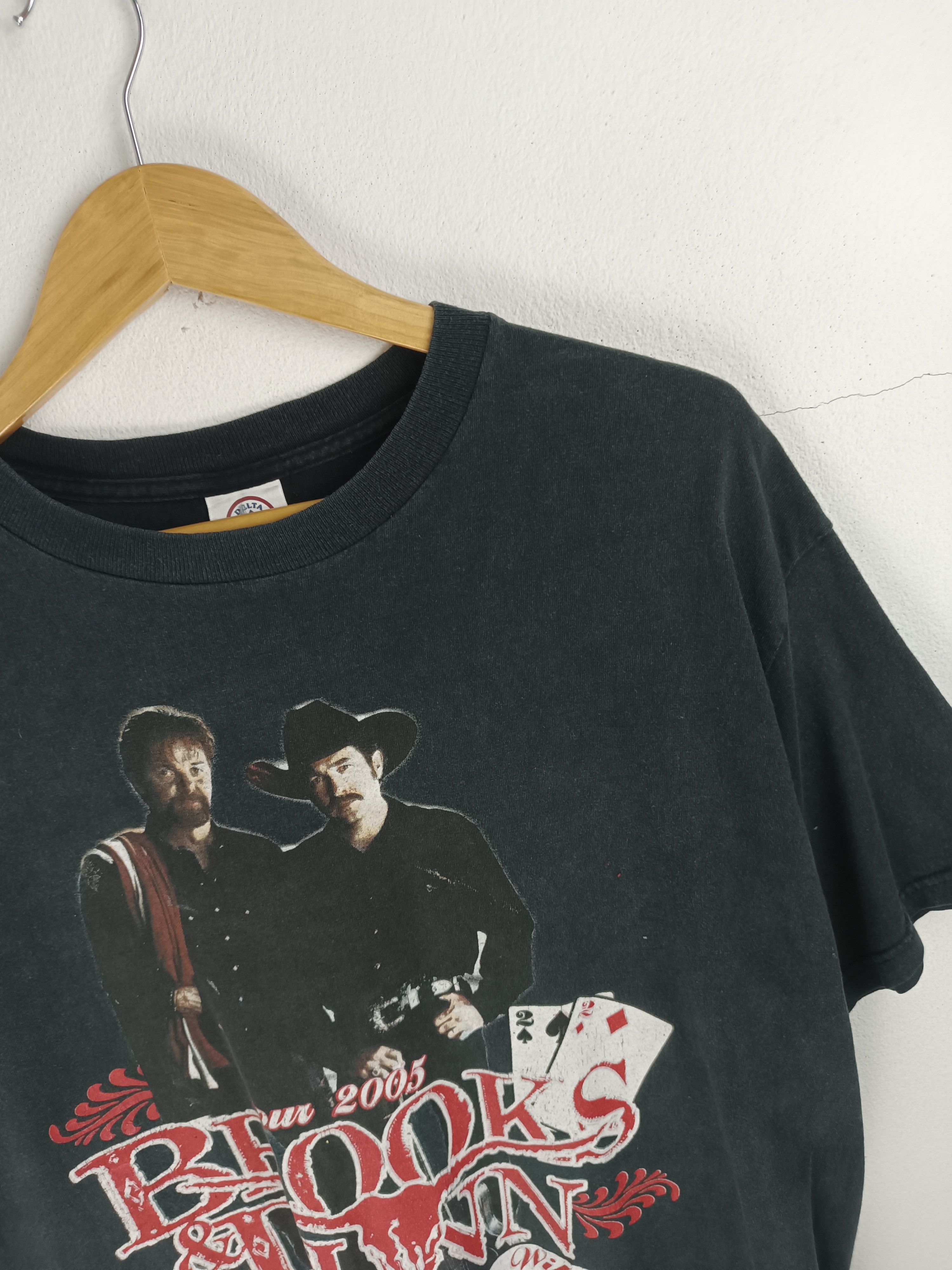 Band Tees VINTAGE 2005 BROOKS & DUNN DEUCES WILD TOUR cowboy country Size US L / EU 52-54 / 3 - 6 Thumbnail