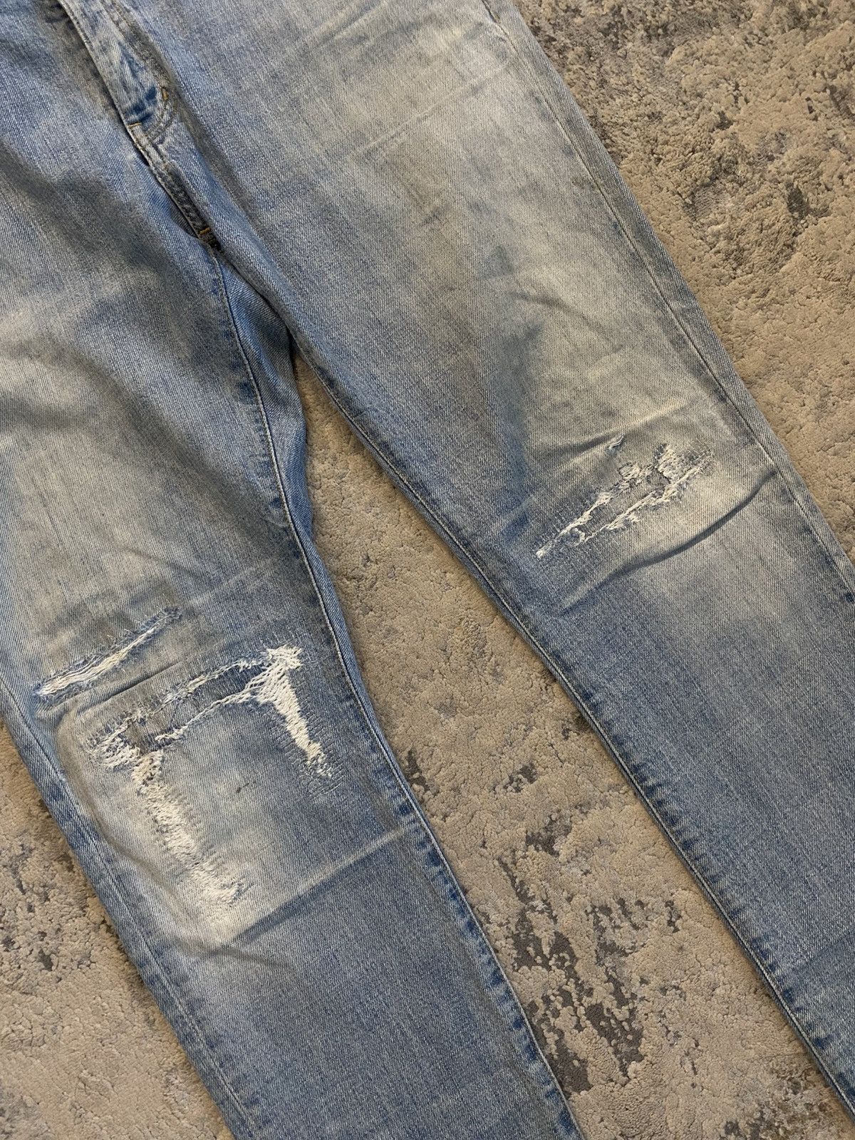 Saint Laurent Paris Saint Laurent AW15 Lightwash Knee Repaired Denim Size US 33 - 2 Thumbnail