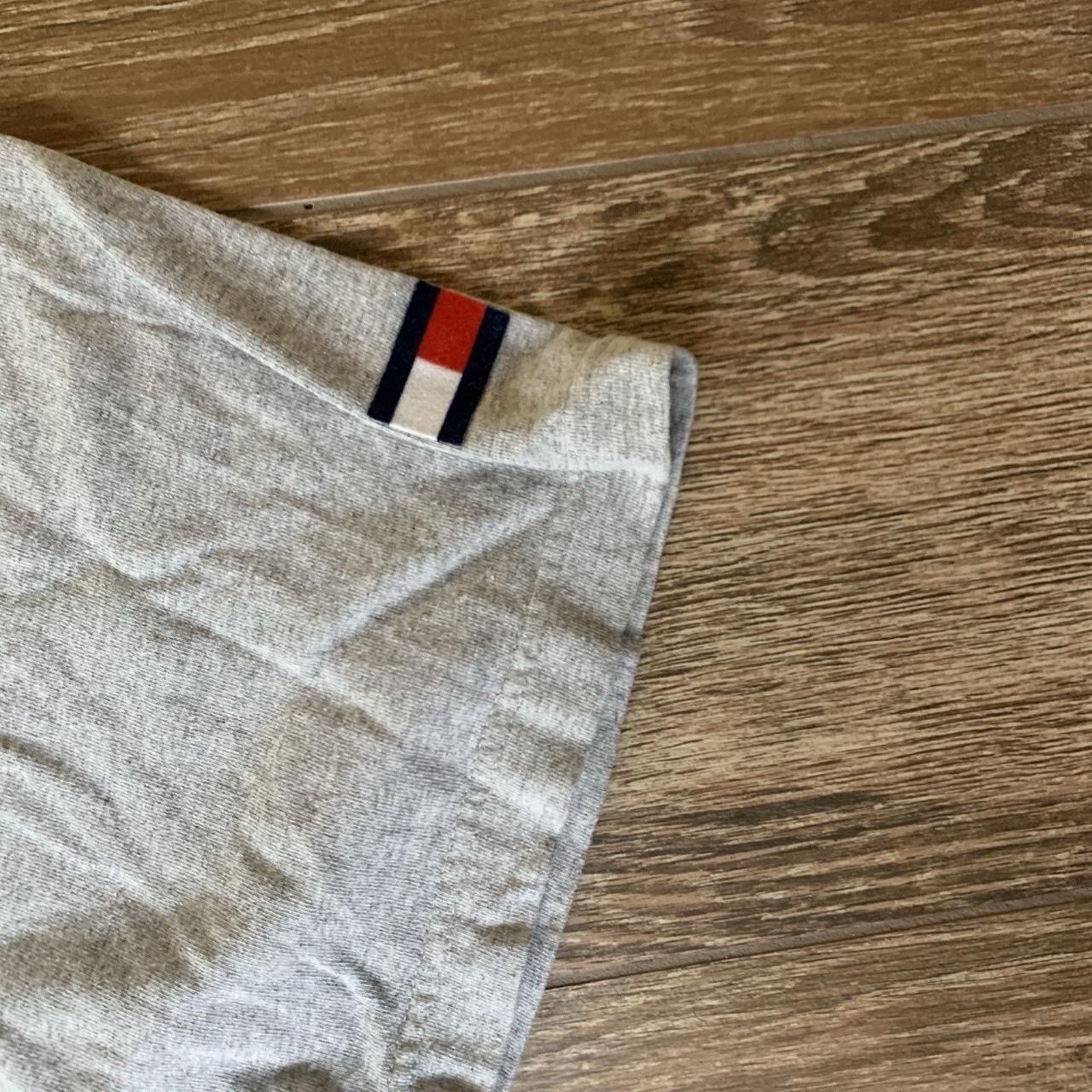 Tommy Hilfiger Vintage 90s Tommy Hilfiger Men’s Tshirt Size XL Size US XL / EU 56 / 4 - 3 Thumbnail
