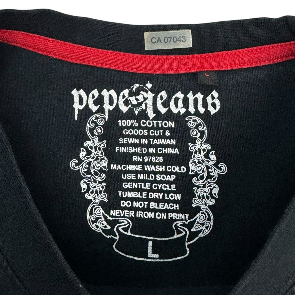 Pepe Jeans Y2K Pepe Jeans Tattoo Embroidered Ed Hardy Style Longsleeve Size US L / EU 52-54 / 3 - 13 Thumbnail