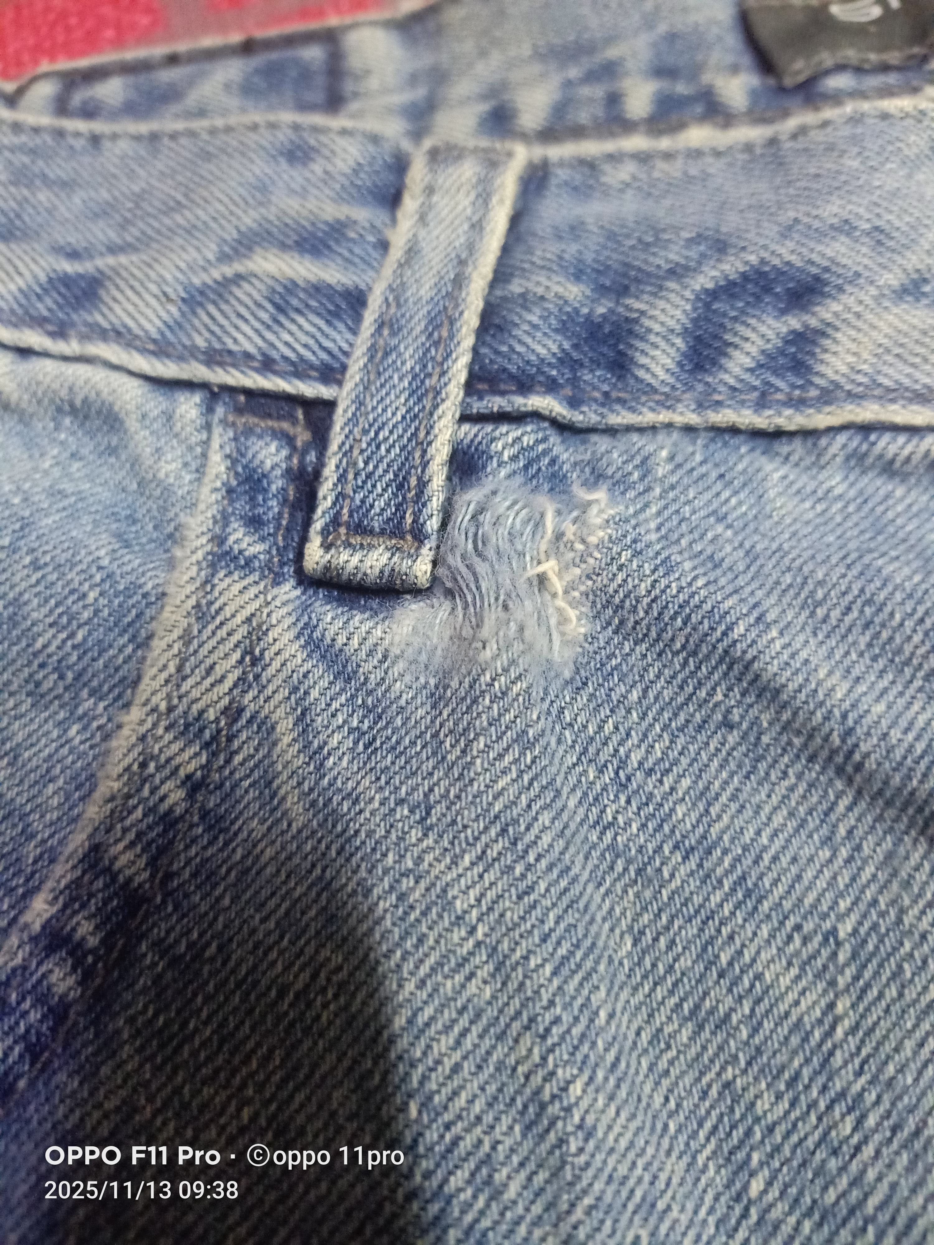 Levi's 🌟Vintag Levis 90s Silver Loose Jeans 🌟 Size US 34 / EU 50 - 13 Thumbnail