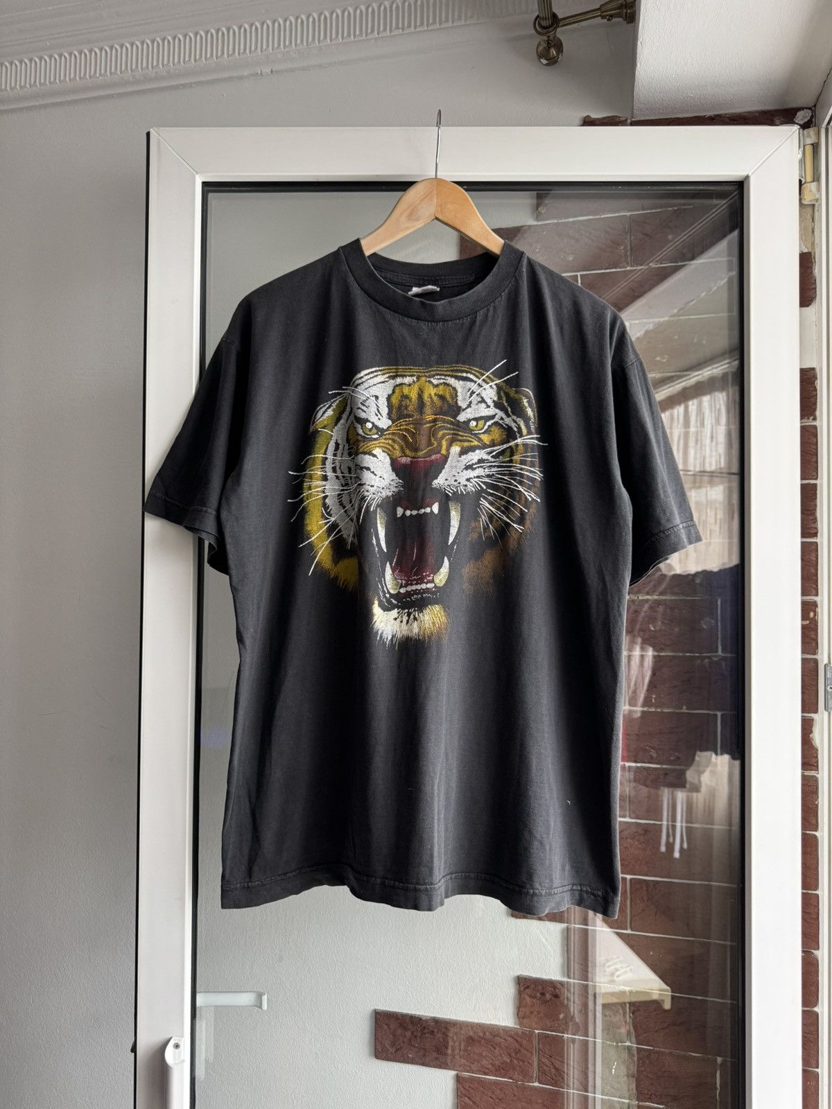 Liquid Blue Vintage tiger print by liquid blue Size US L / EU 52-54 / 3 - 1 Thumbnail