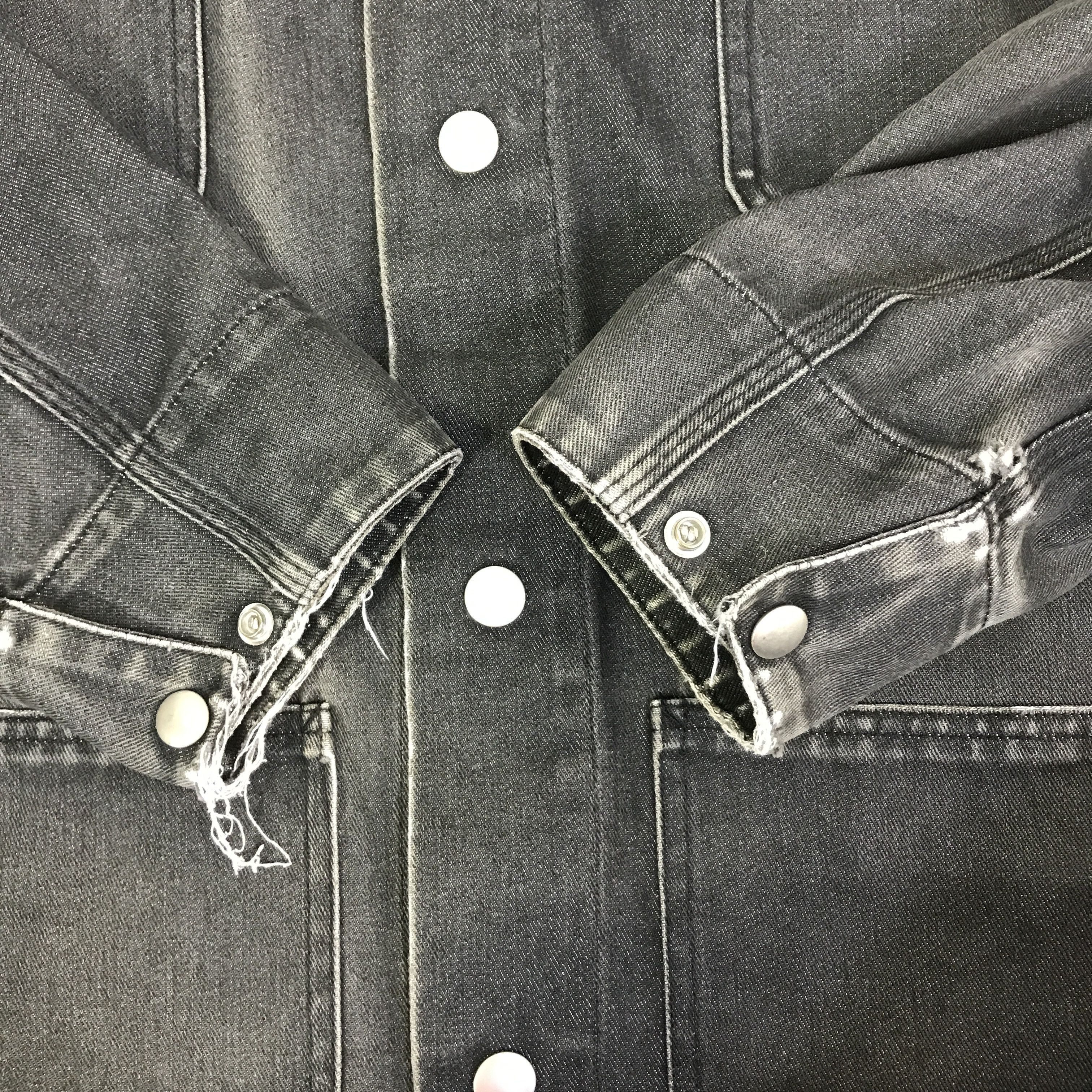 A.P.C. A.P.C DISTRESSED DENIM FADED CHORE JACKET Size US L / EU 52-54 / 3 - 8 Thumbnail