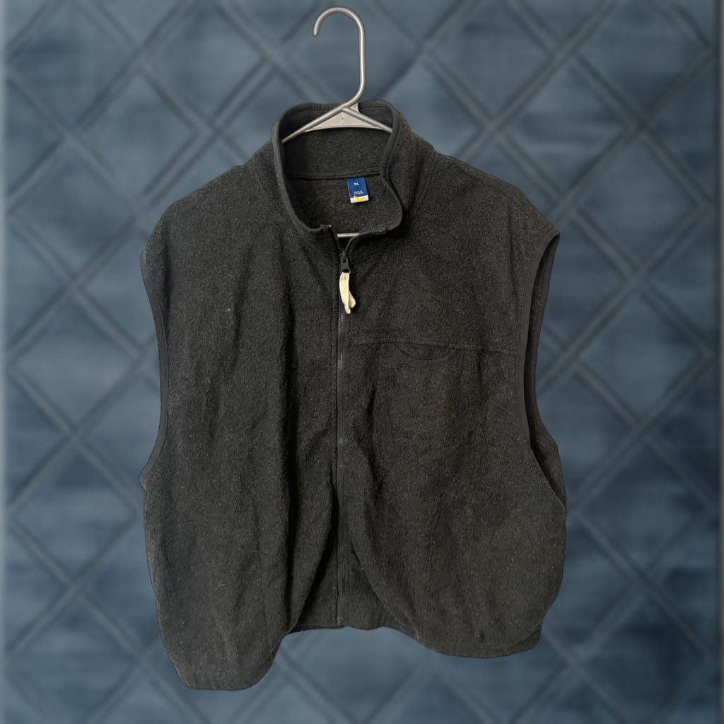 Old Navy Old Navy Vest Mens XL Gray Full Zip Fleece Bomber Jacket Winter Fall 90s 100% polyester Lightweight Logo Girls Womens Mens Size US XL / EU 56 / 4 - 1 Thumbnail