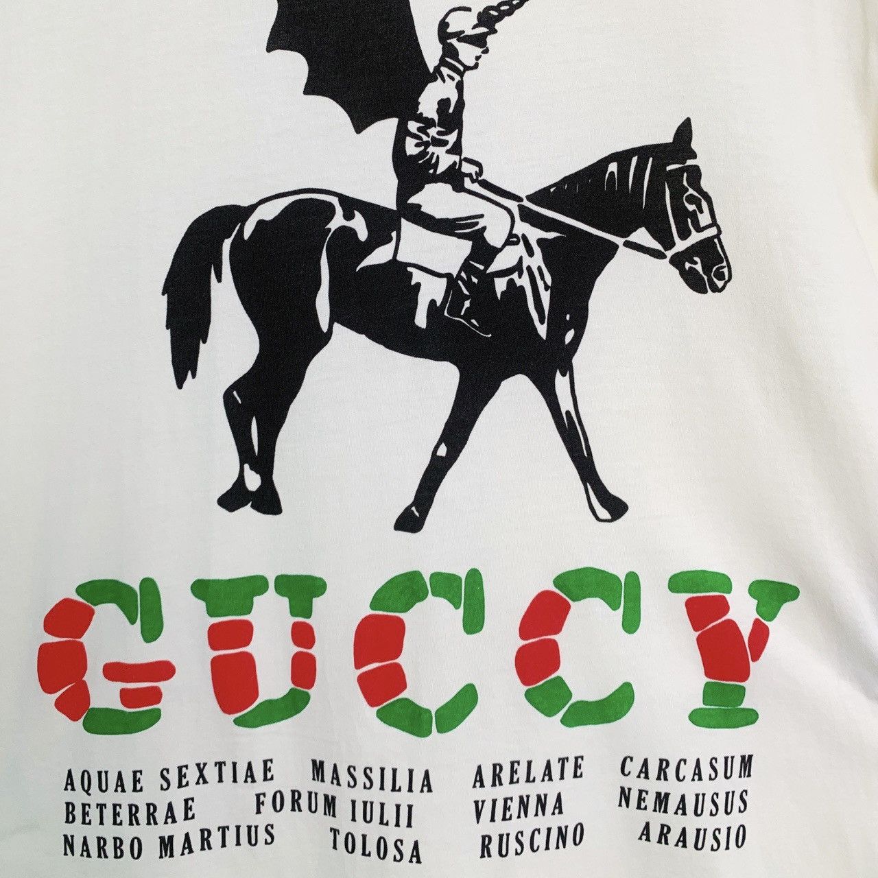 Gucci Gucci Knight Letter Logo Printed Short Sleeve T-shirt K26WX Size S / US 4 / IT 40 - 6 Thumbnail