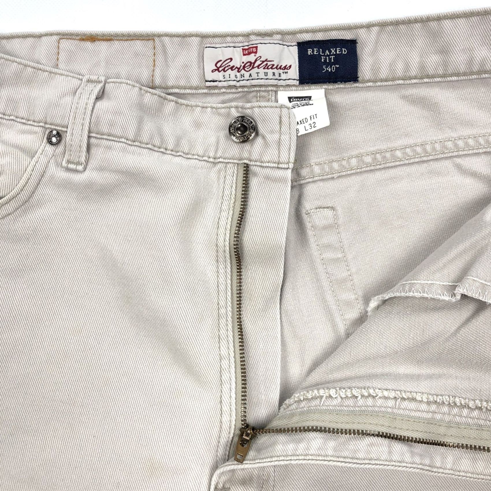 Levi's Levi's 540 Relaxed Fit Men's Jeans 38x32 Beige Tan Khaki Vintage 90s Levi's Signature 5-Pocket Denim Straight Jeans Mens Size US 38 / EU 54 - 2 Thumbnail