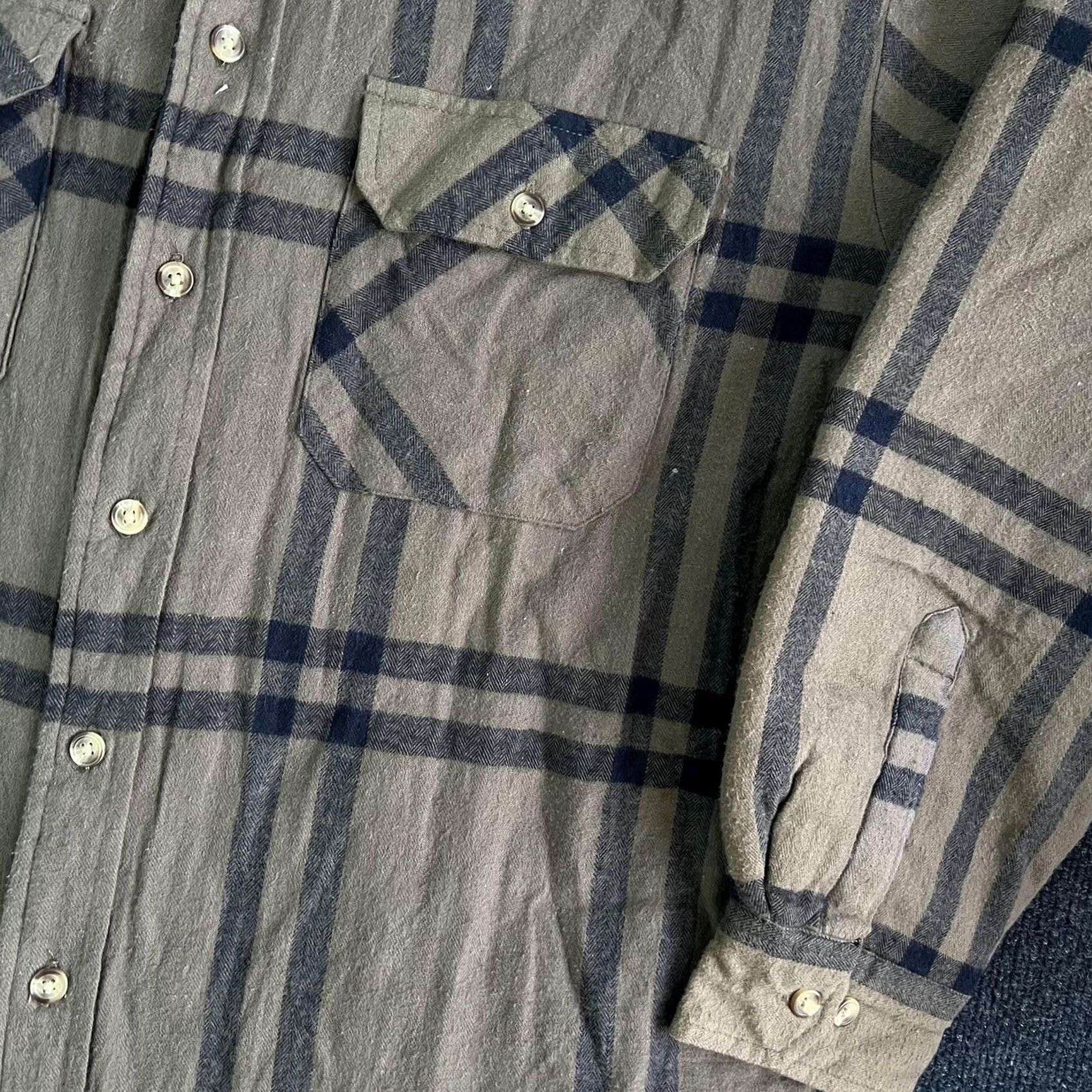 Vintage VINTAGE Flannel Country Quilt Shirt Jacket Mens Large Beige Plaid Quilted Lined 80% Cotton 20% Polyester Size US L / EU 52-54 / 3 - 2 Thumbnail