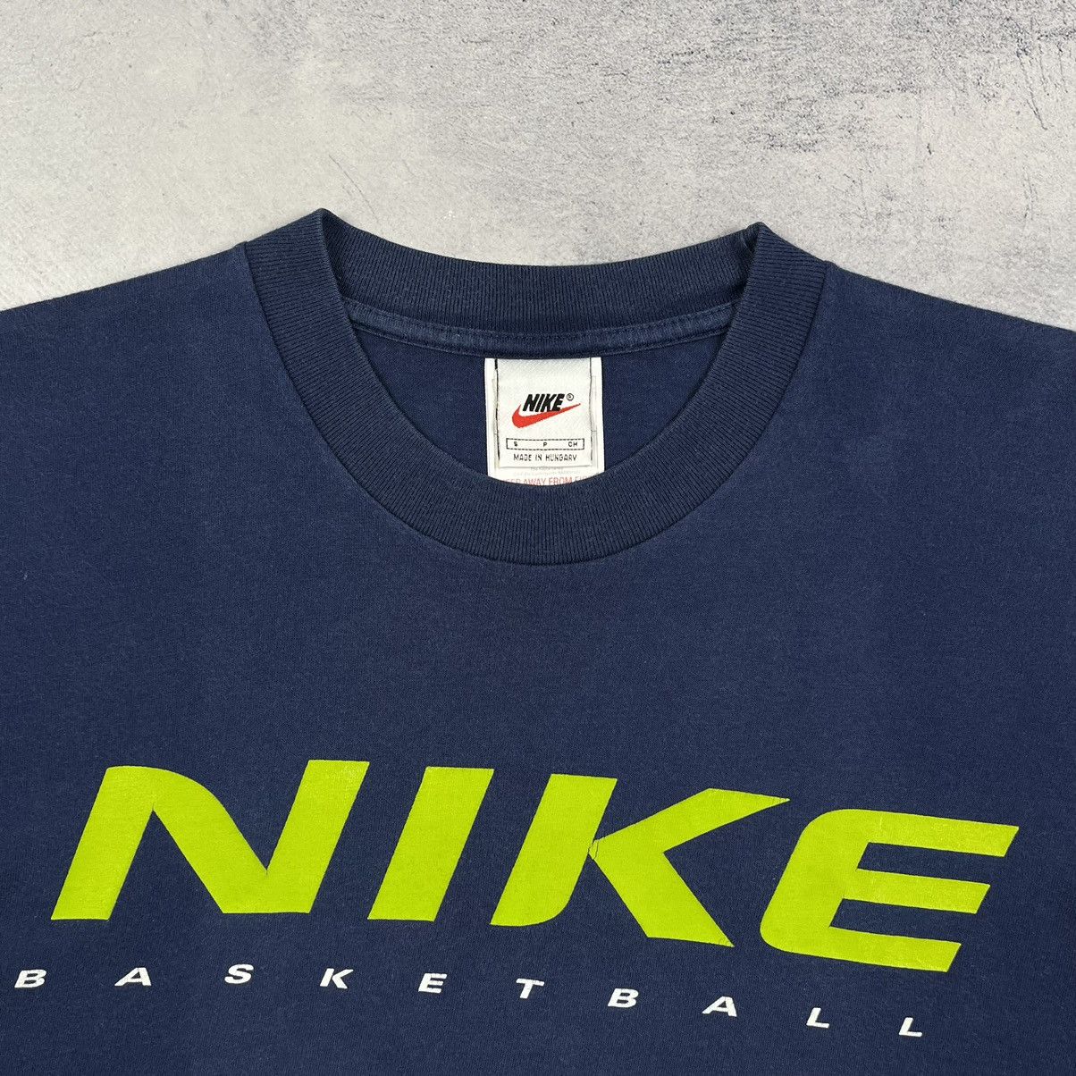 Nike Vintage Nike Basketball y2k big logo tee 90’s Size US S / EU 44-46 / 1 - 8 Thumbnail