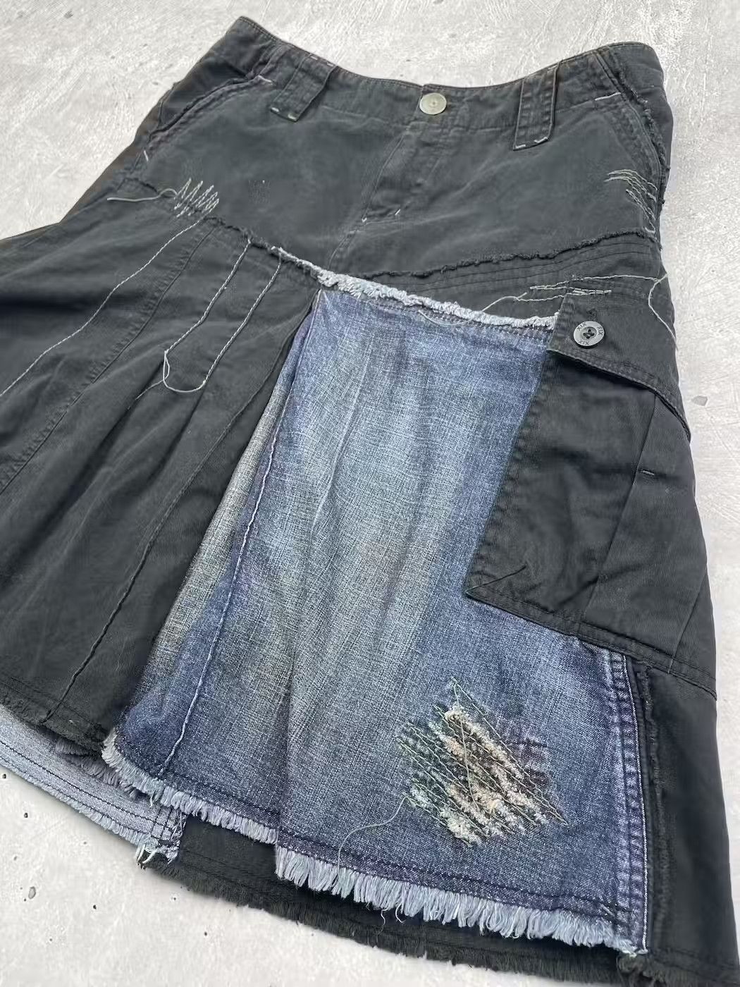 Vintage Vintage Denim Insert Worn Mini Skirt Size 30" / US 8 / IT 44 - 4 Thumbnail