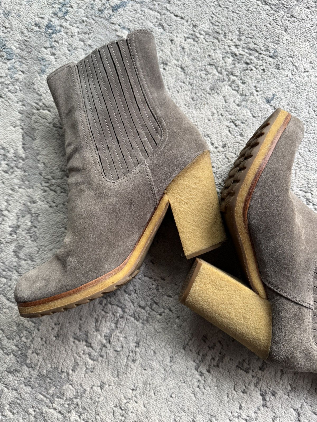 Prada Authentic Prada Suede Ankle Boots Size 39 Made in italy Size US 9 / IT 39 - 12 Thumbnail