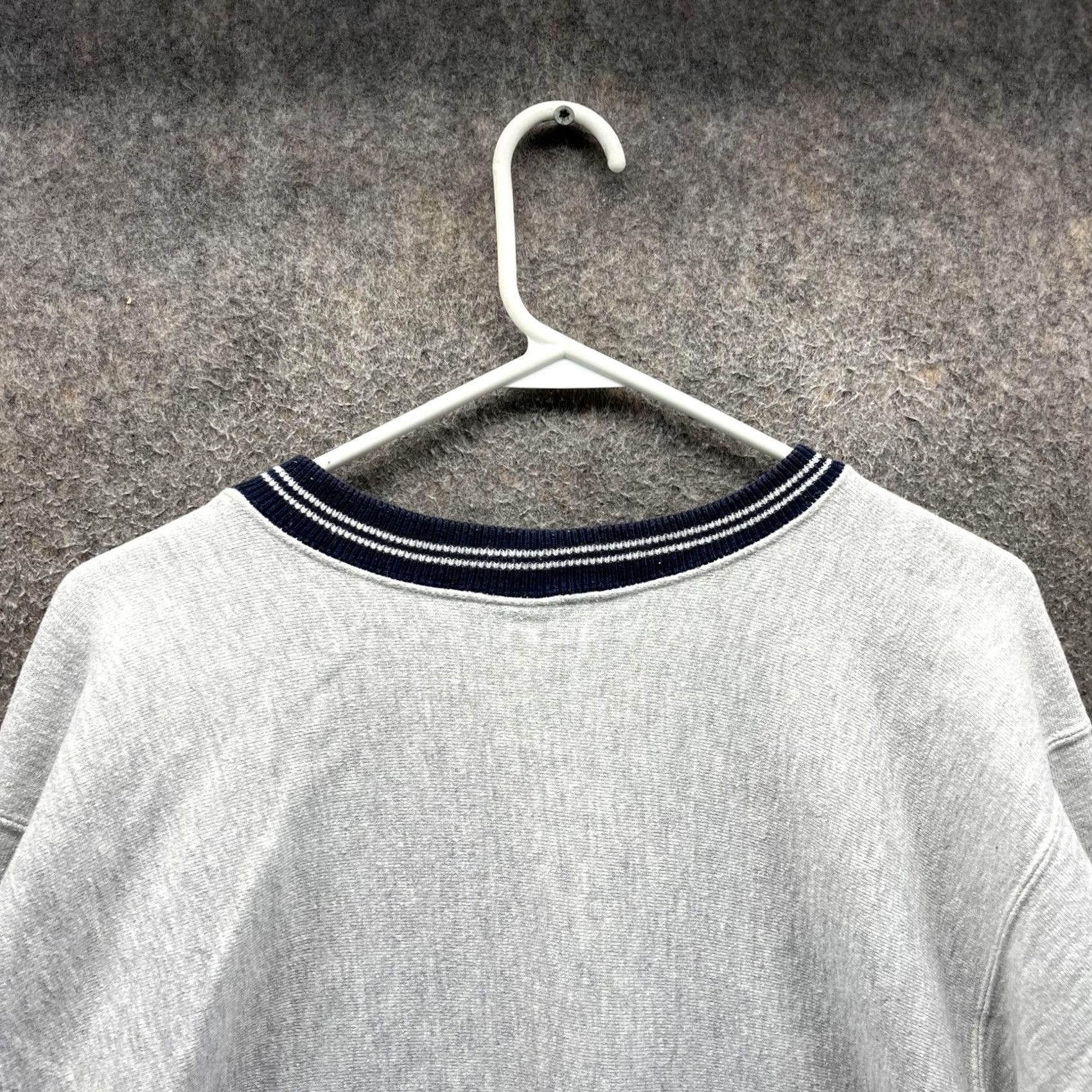 Champion VINTAGE Champion Sweatshirt Mens 2XL Gray Script Fleece Reverse Weave Sweatshirt Mens 2XL Gray Script Fleece 80s Size US XXL / EU 58 / 5 - 6 Thumbnail