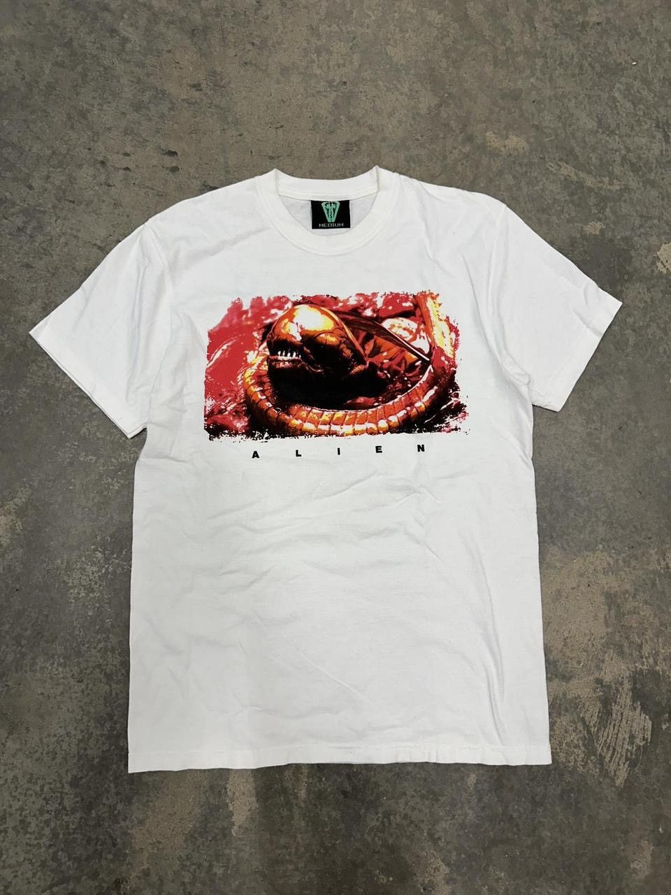 Japanese Brand RARE Graveyard Goods Alien Graphic Shirt Size Medium Size US M / EU 48-50 / 2 - 1 Thumbnail