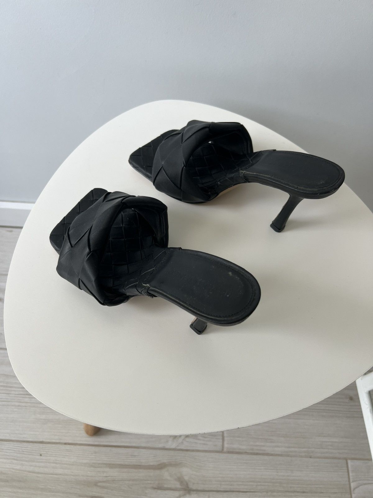 Bottega Veneta Bottega Veneta Lido Mules Black Size 7/37 Size US 7 / IT 37 - 17 Thumbnail
