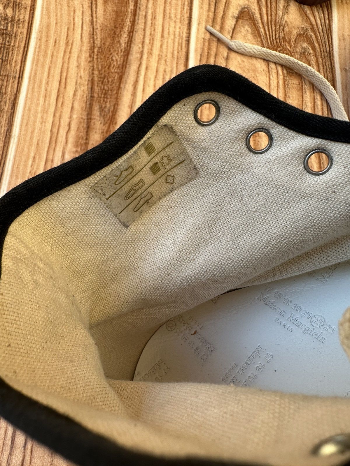 Maison Margiela Maison margiela Tabi Canvas Hightop Black Sneaks 22. Size US 8 / IT 38 - 22 Thumbnail