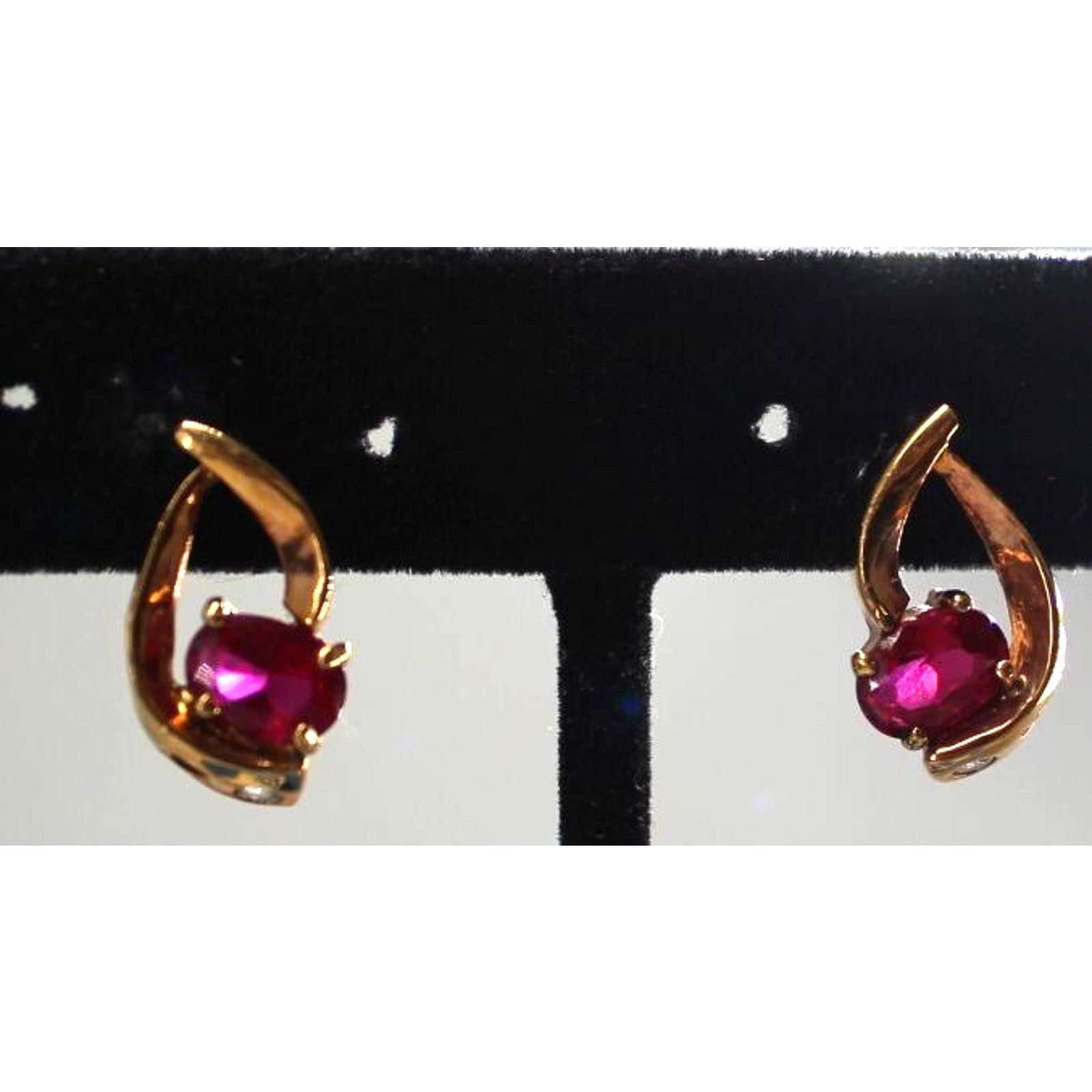 Other Genuine Ruby & CZ Earrings Gold Tone Vintage Swirl Size ONE SIZE - 3 Thumbnail