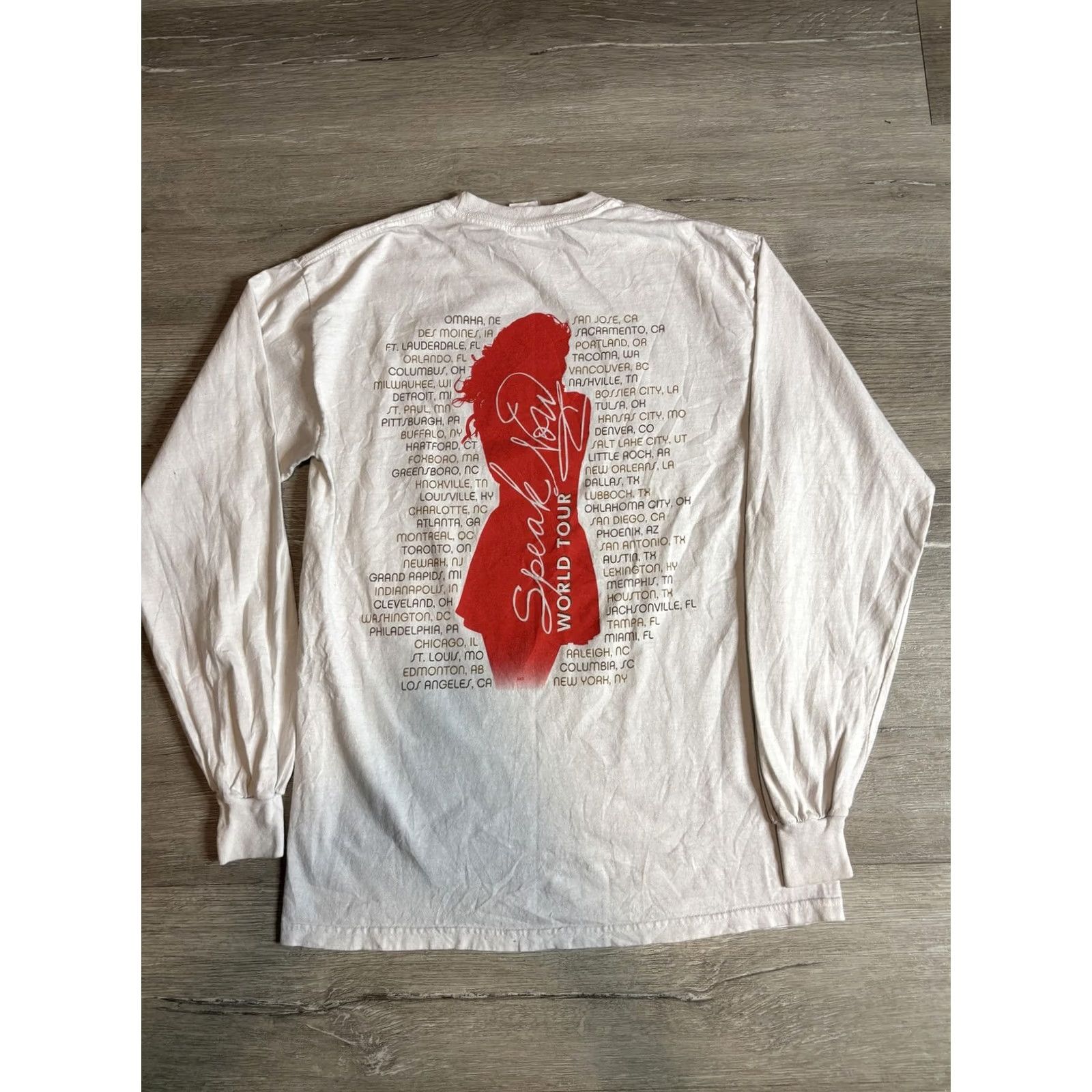 Gildan Taylor Swift Shirt Mens M White Speak Now World Tour Long Sleeve Graphic T-Shirt Size US M / EU 48-50 / 2 - 5 Thumbnail