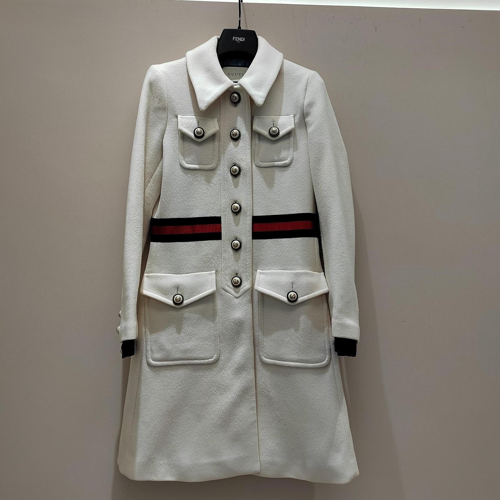 Gucci Gucci Pearl Button Stripe Coat Size 38 Size XS / US 0-2 / IT 36-38 - 1 Thumbnail