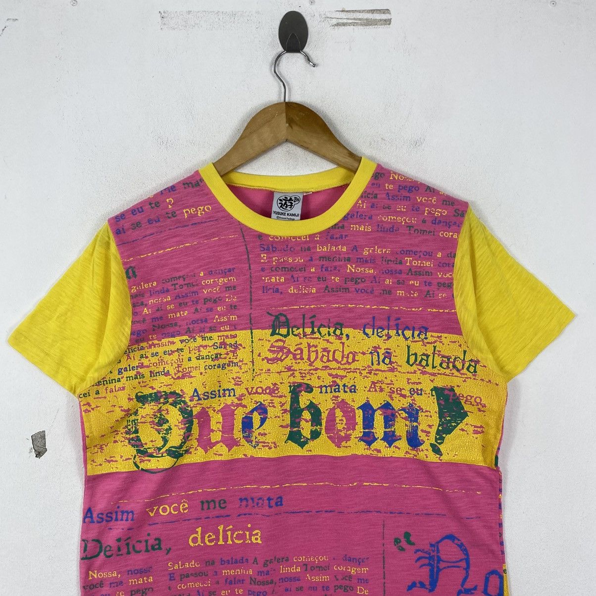 Vintage Yusuke Kamiji "Que Bom" Japan Text Tee Pink Yellow Sz M Rare Size US M / EU 48-50 / 2 - 3 Thumbnail
