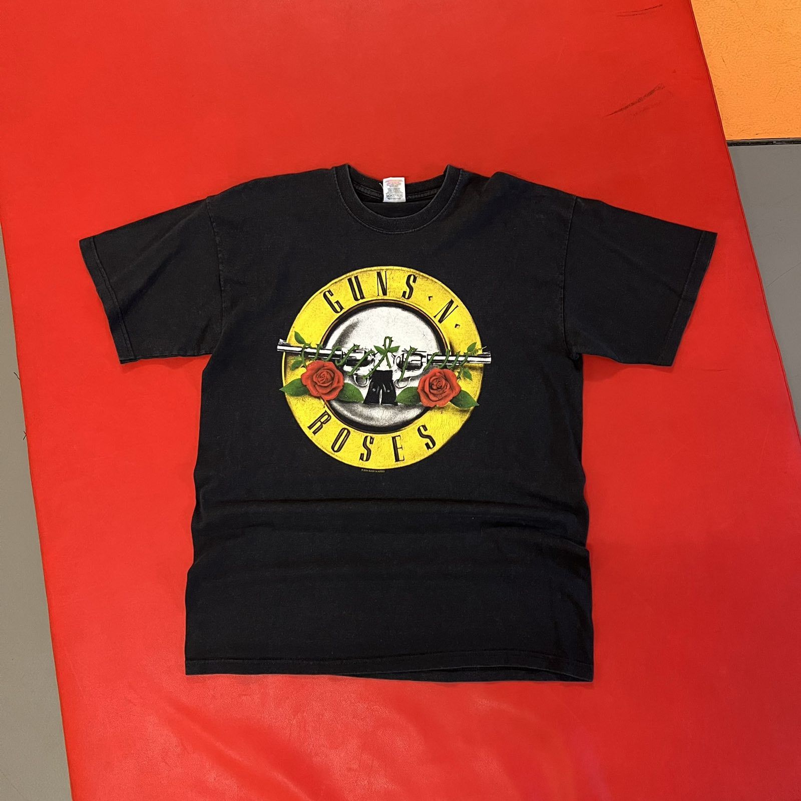 Vintage Guns N Roses 2004 t shirt vintage Sz M Size US M / EU 48-50 / 2 - 1 Thumbnail