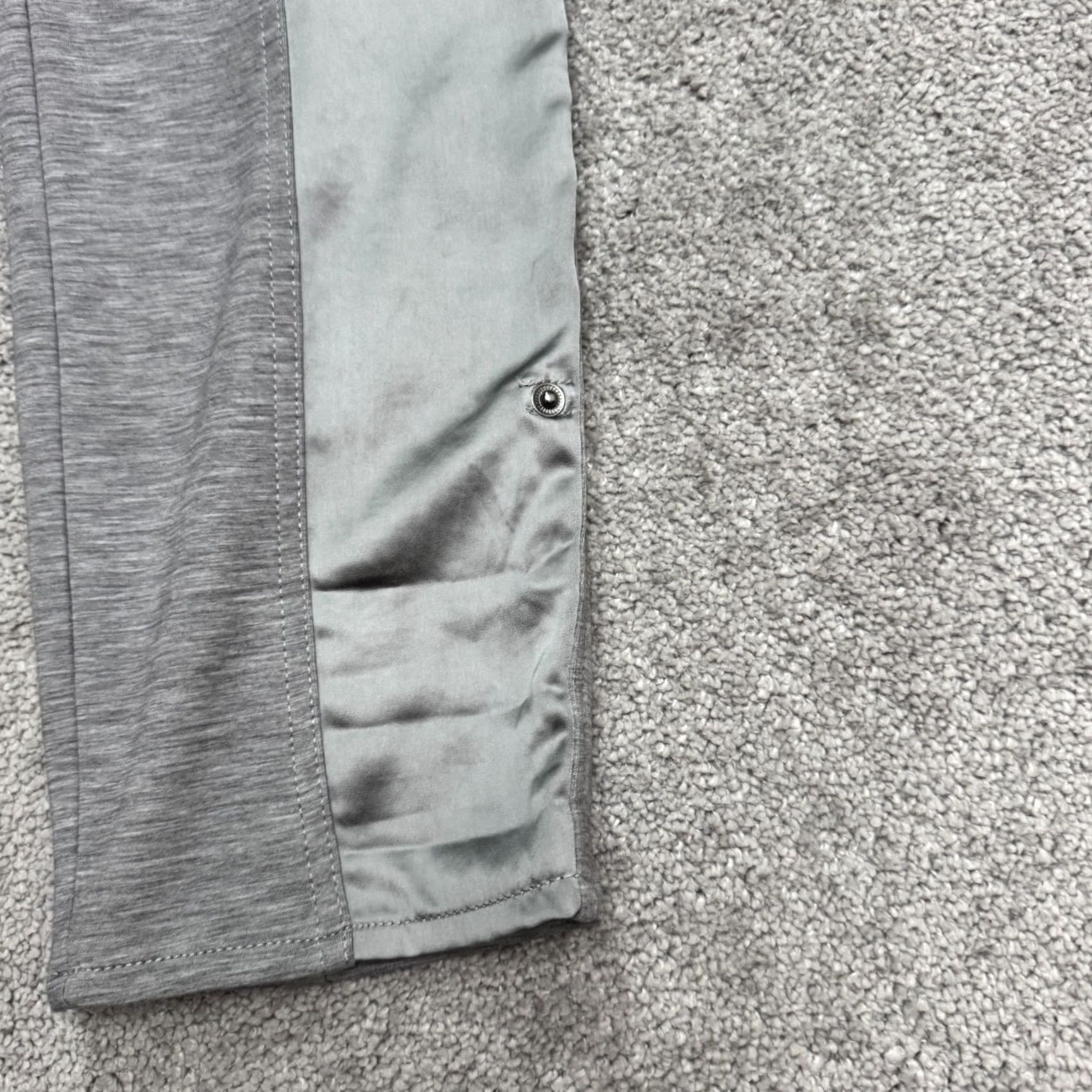 White House Black Market White House Black Market WKND Cropped Straight Leg Pants Women 8 Gray Satin Side Buttons Pockets Stretch Wearable Regular Size 30" / US 8 / IT 44 - 5 Thumbnail
