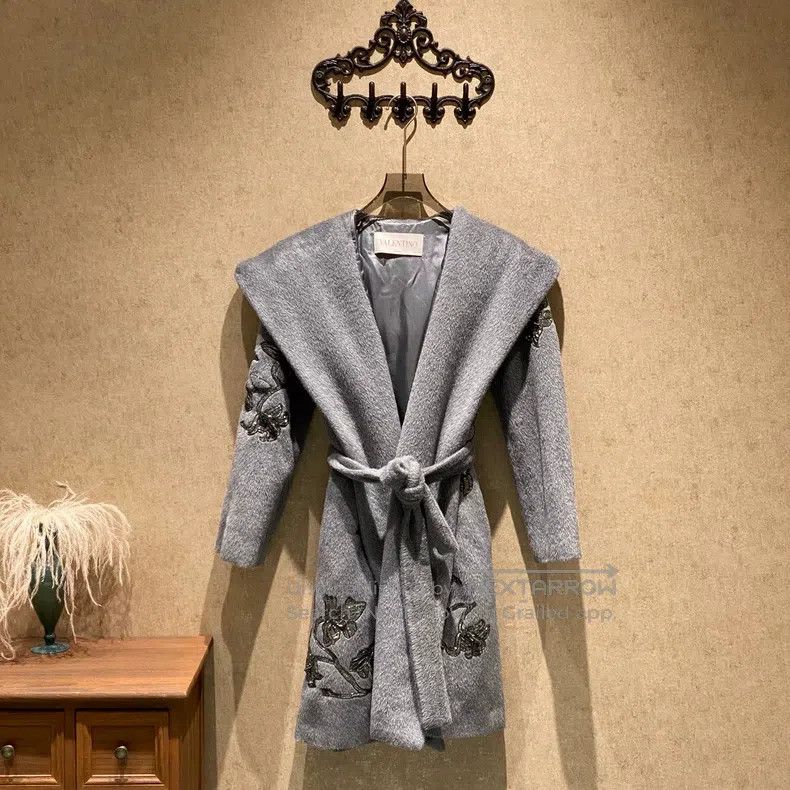 Valentino Valentino Heavy beaded floral hooded coat Size XS / US 0-2 / IT 36-38 - 1 Thumbnail