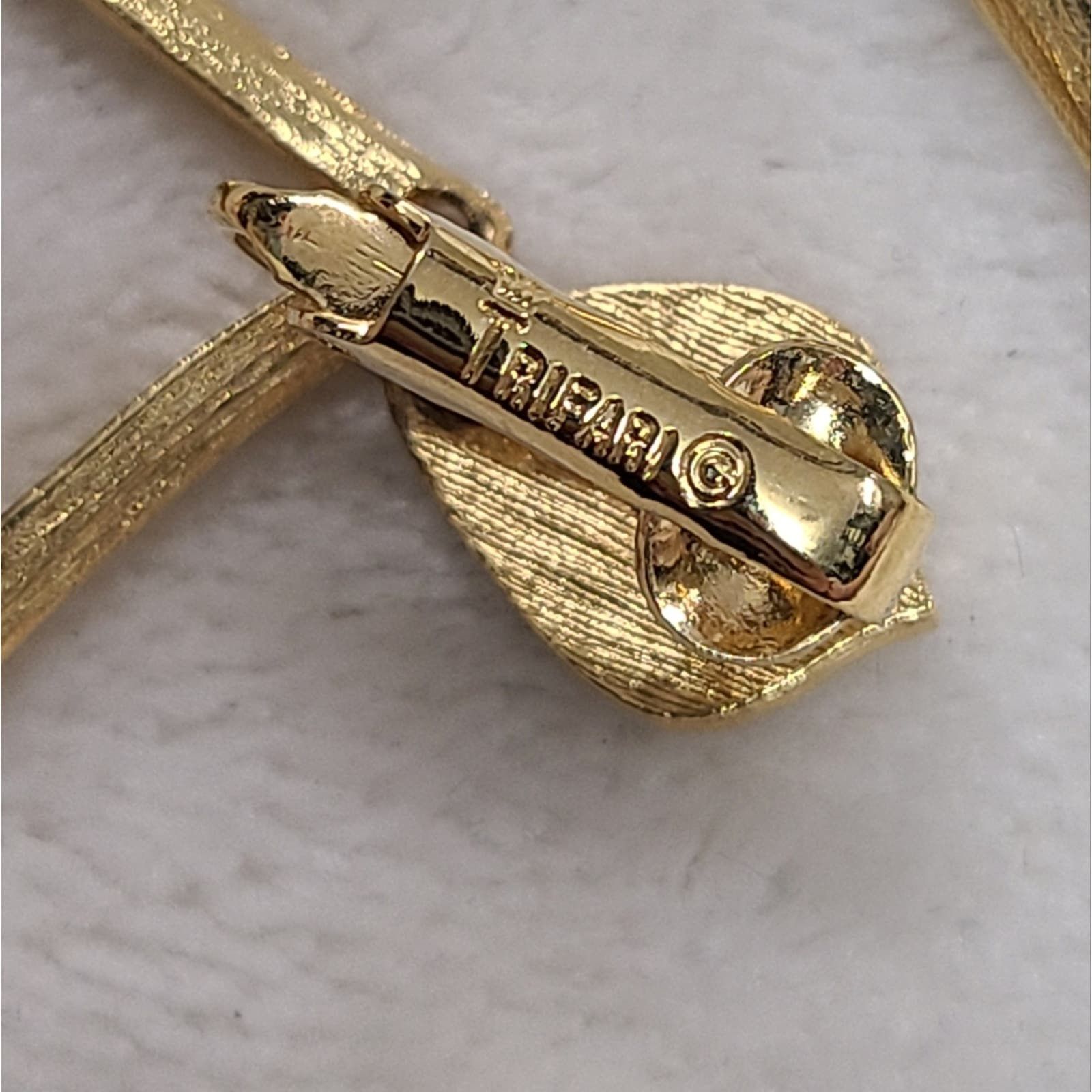 Vintage Trifari Gold Tone Dangle Earrings