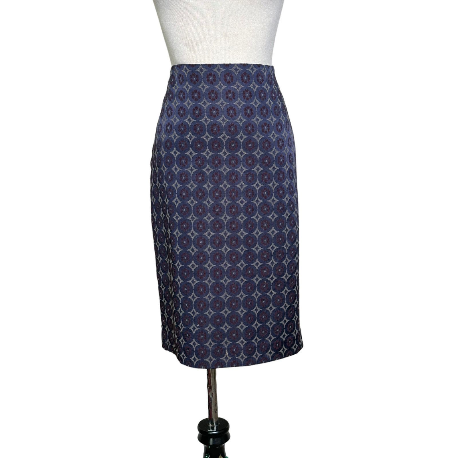 Ann Taylor ANN TAYLOR Navy Blue Red Floral Geo Circle Pencil Skirt SZ 4 Size 30" / US 8 / IT 44 - 7 Thumbnail