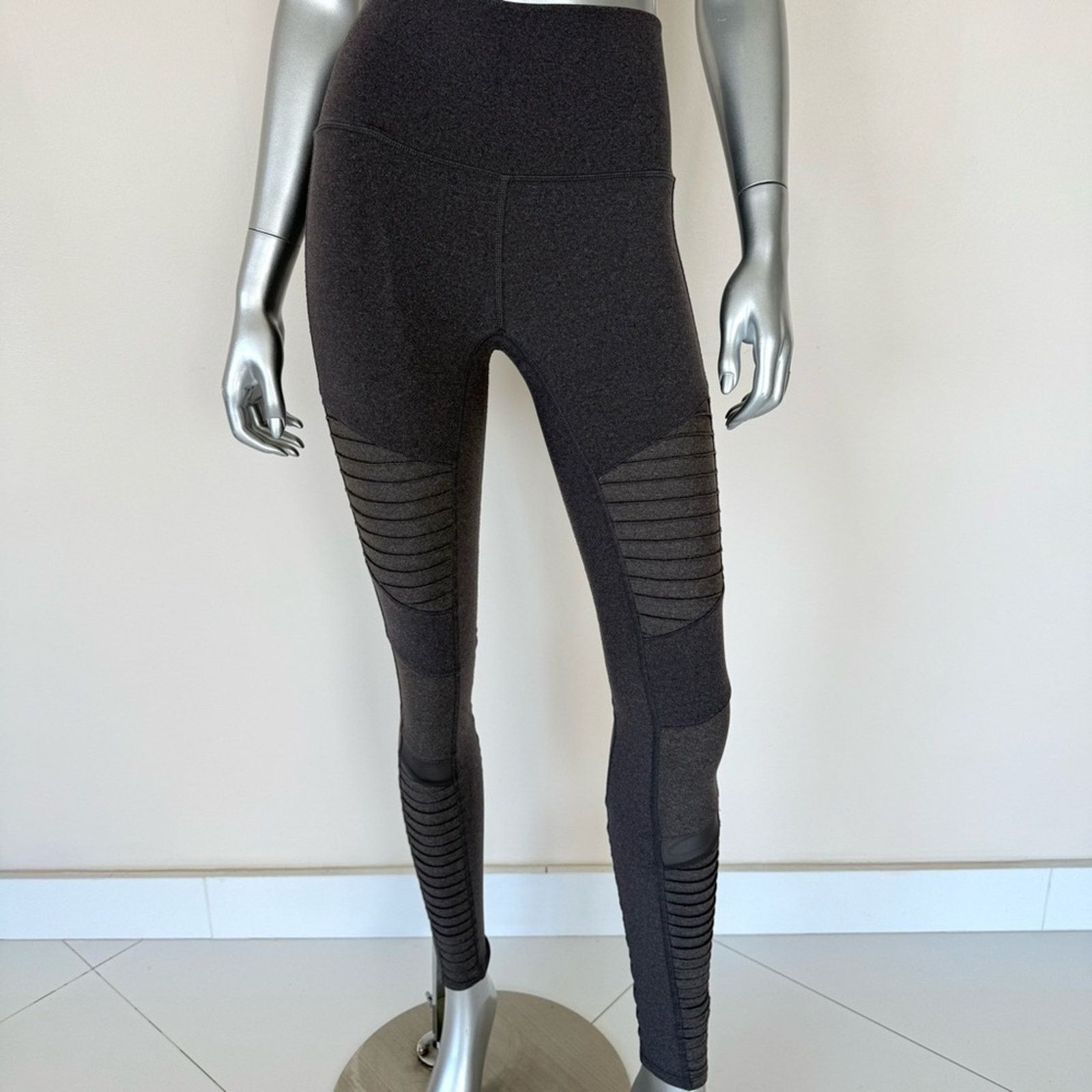 ALO Yoga women moto leggings heather grey size S Retail 128