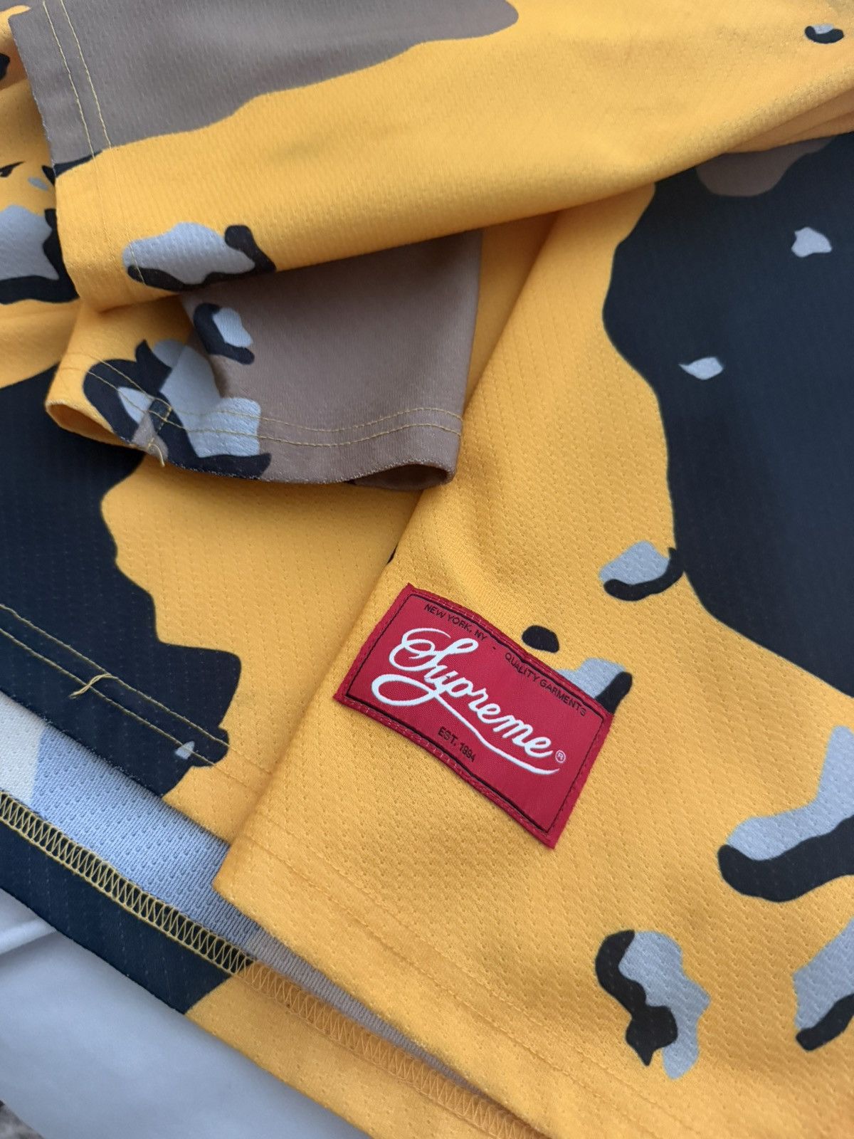 Supreme Supreme Yellow Camo Size US XL / EU 56 / 4 - 2 Thumbnail