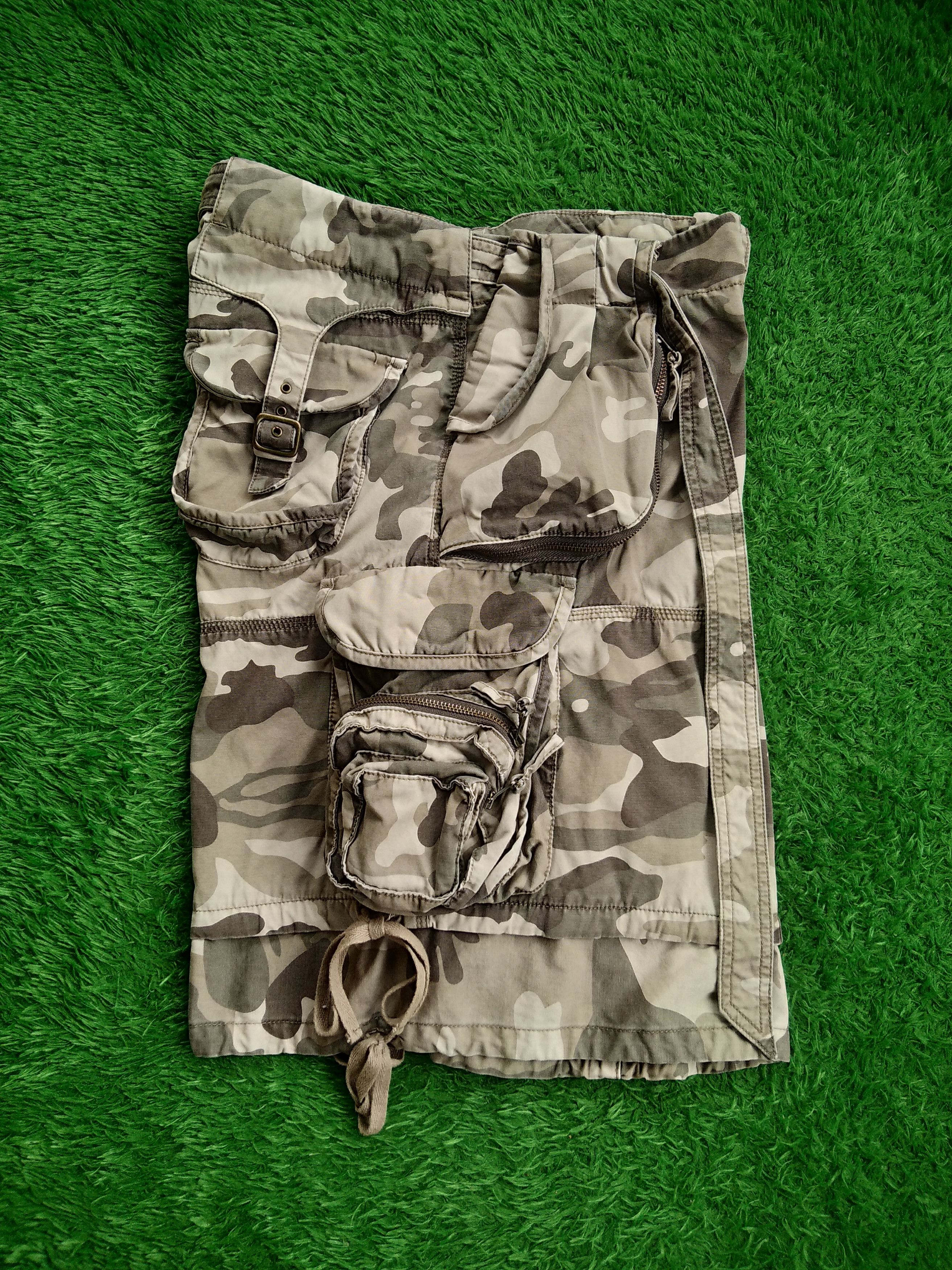 If Six Was Nine × KMRii × Le Grande Bleu (L.G.B.) As Know As Japan Camo Super Wide Leg Bondage Pants Size US 32 / EU 48 - 8 Thumbnail